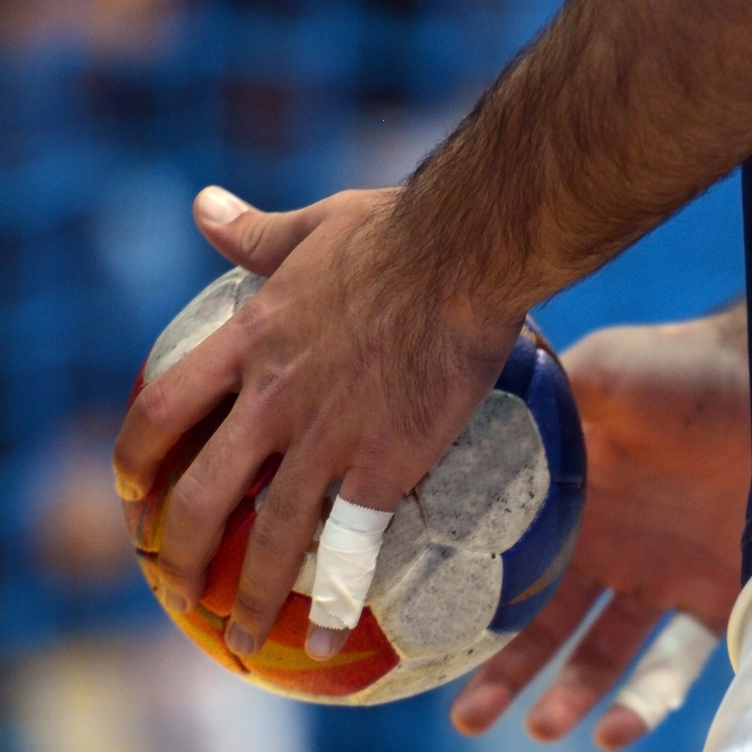 TEJPY SZTYWNY PLASTER SPORTOWY TEJP NA PALCE TAPE DO TAPINGU 2,5cm x10m TOP EAN (GTIN) 5901752438712