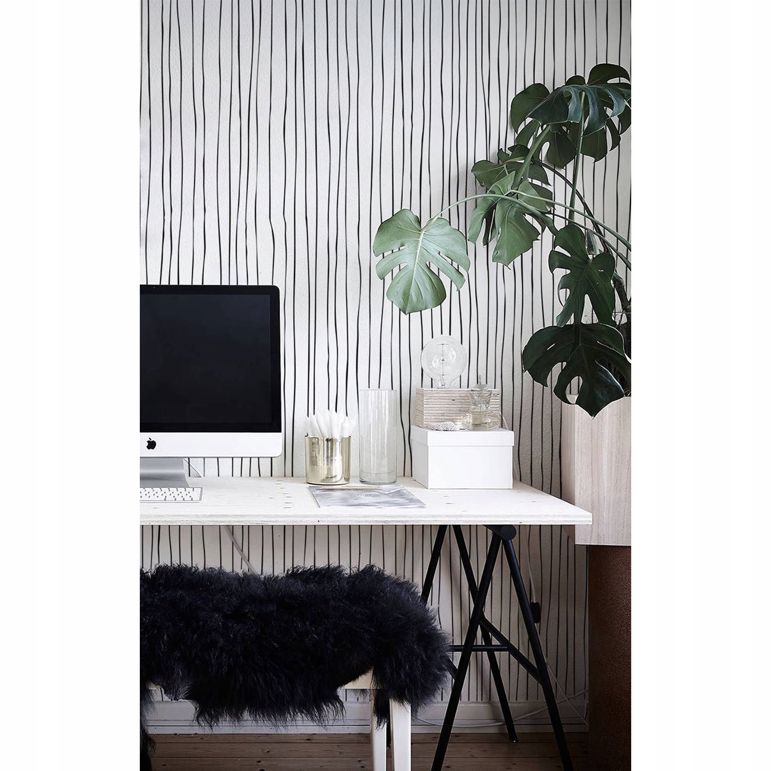 

Fototapeta Niewyraźne czarno-białe linie 250x104cm