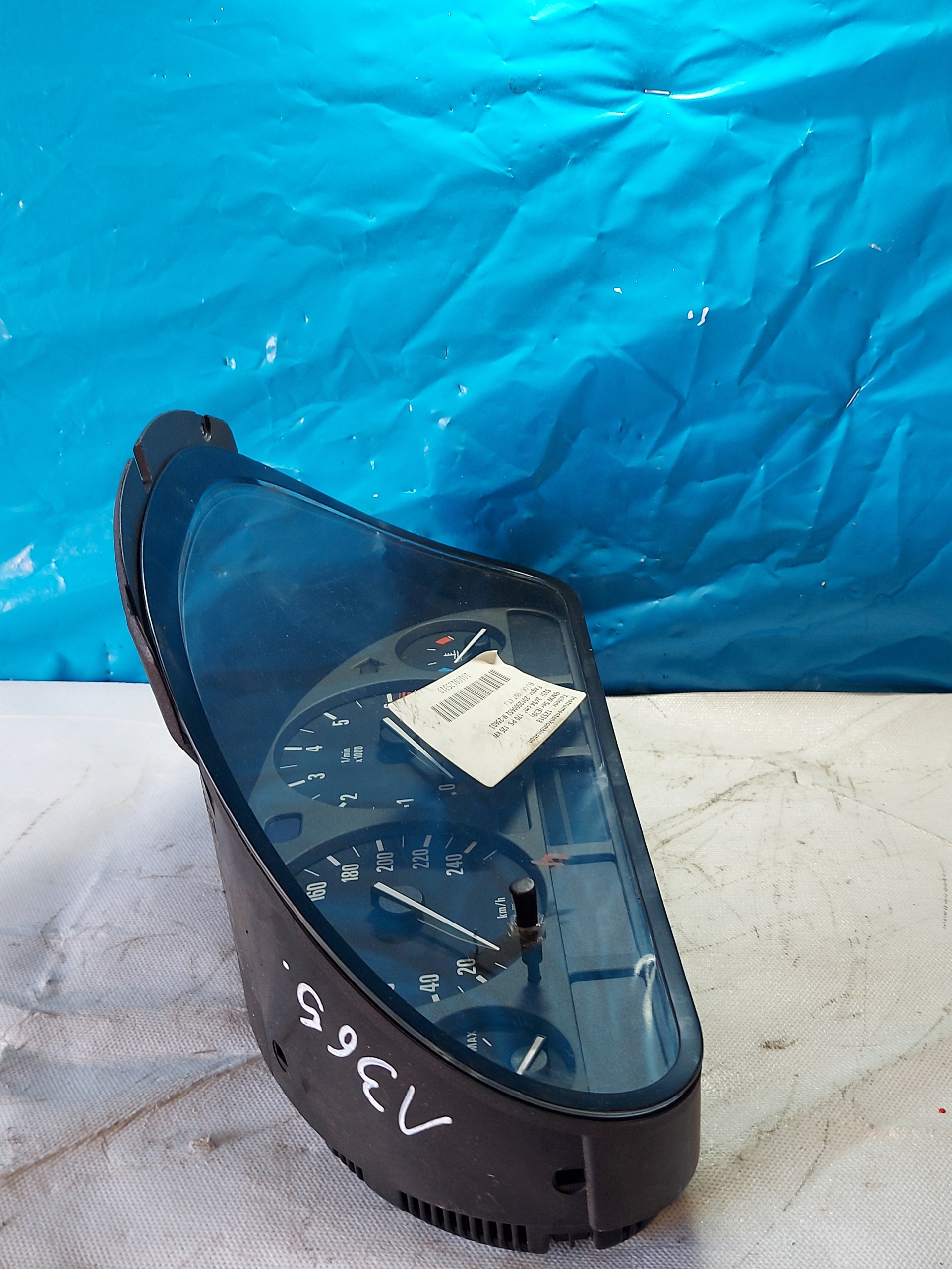 dials clock BMW E39 523i 62118379669