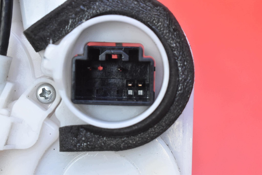 lock door right front front EU MAZDA 2 II DE 5D HB 07-10