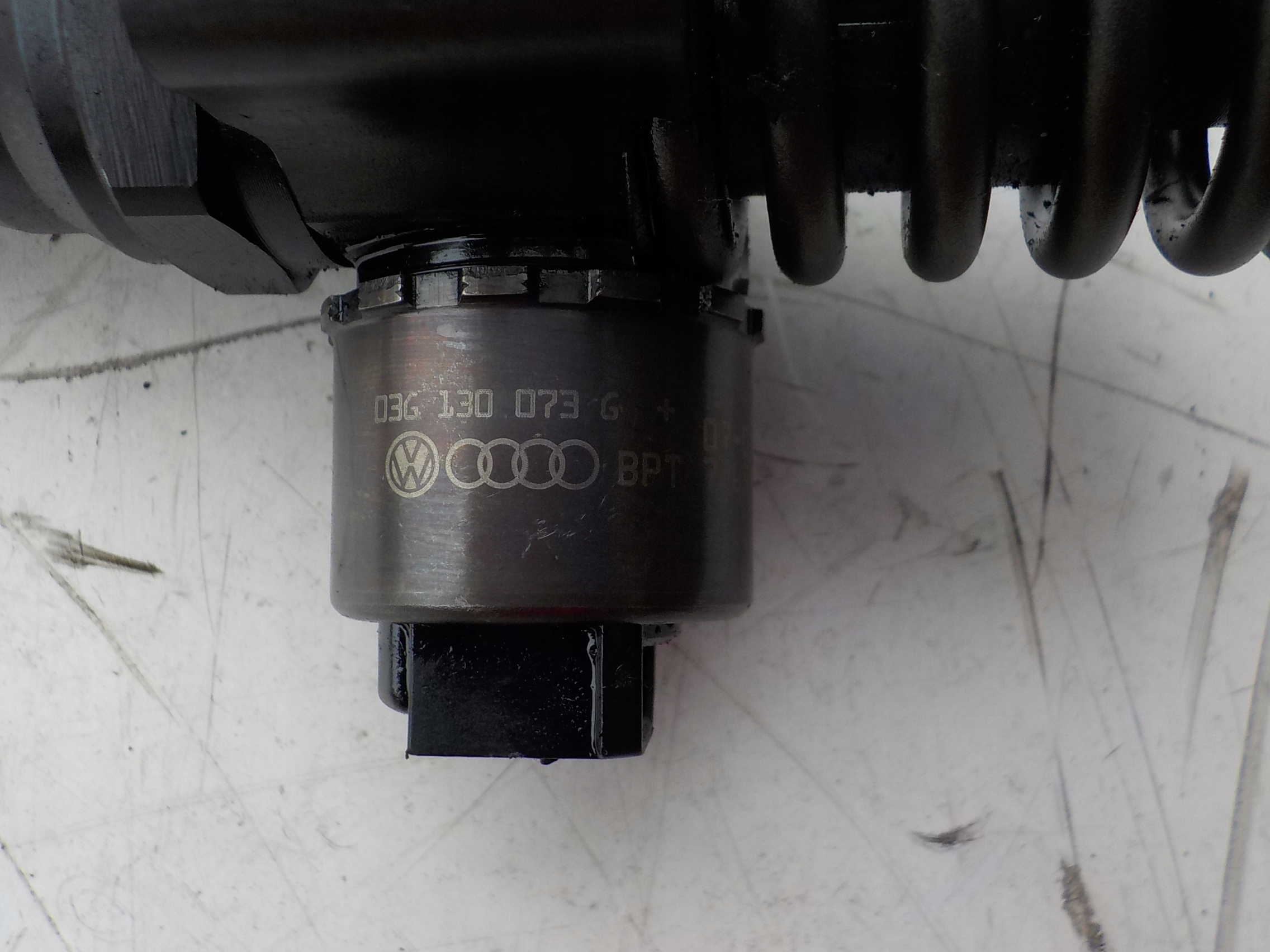 Audi A4 B7 A6 C6 2.0 tdi насос форсунка 03G130073G