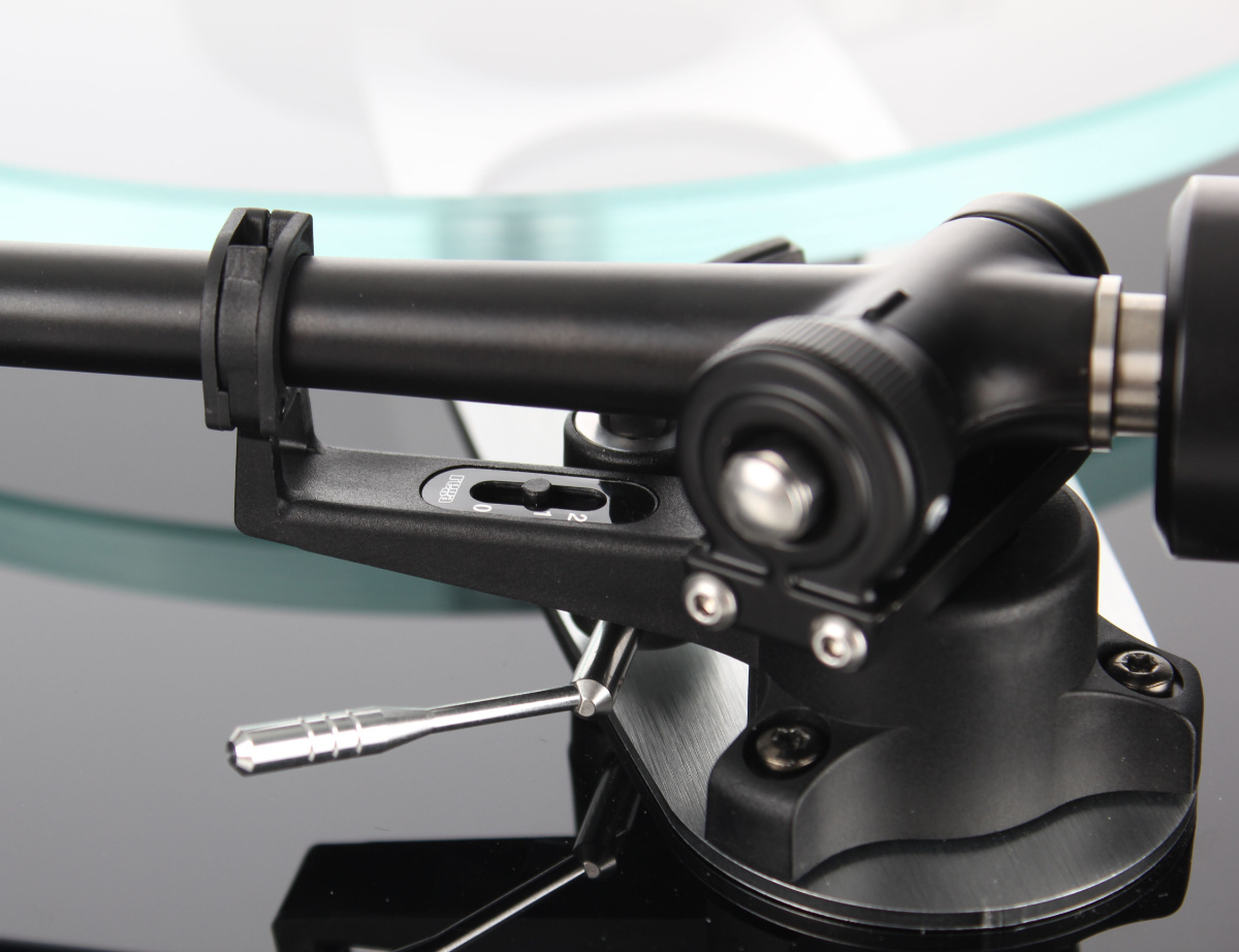 Gramofon Rega Planar 3 czarny połysk Model Planar 3