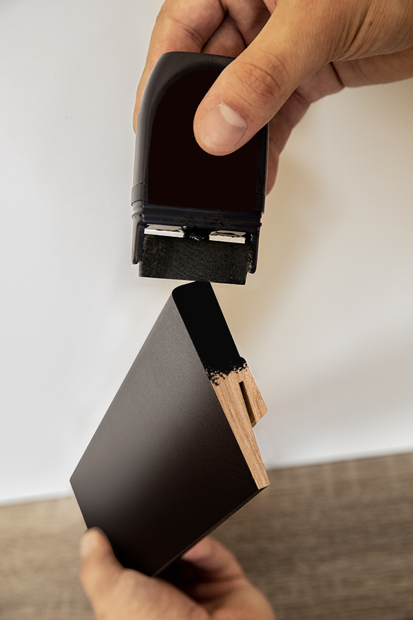 FARBA CZARNA DO LISTWA PRZYPODŁOGOWA MASKUJĄCA KOREKTOR Kod producenta FCZ