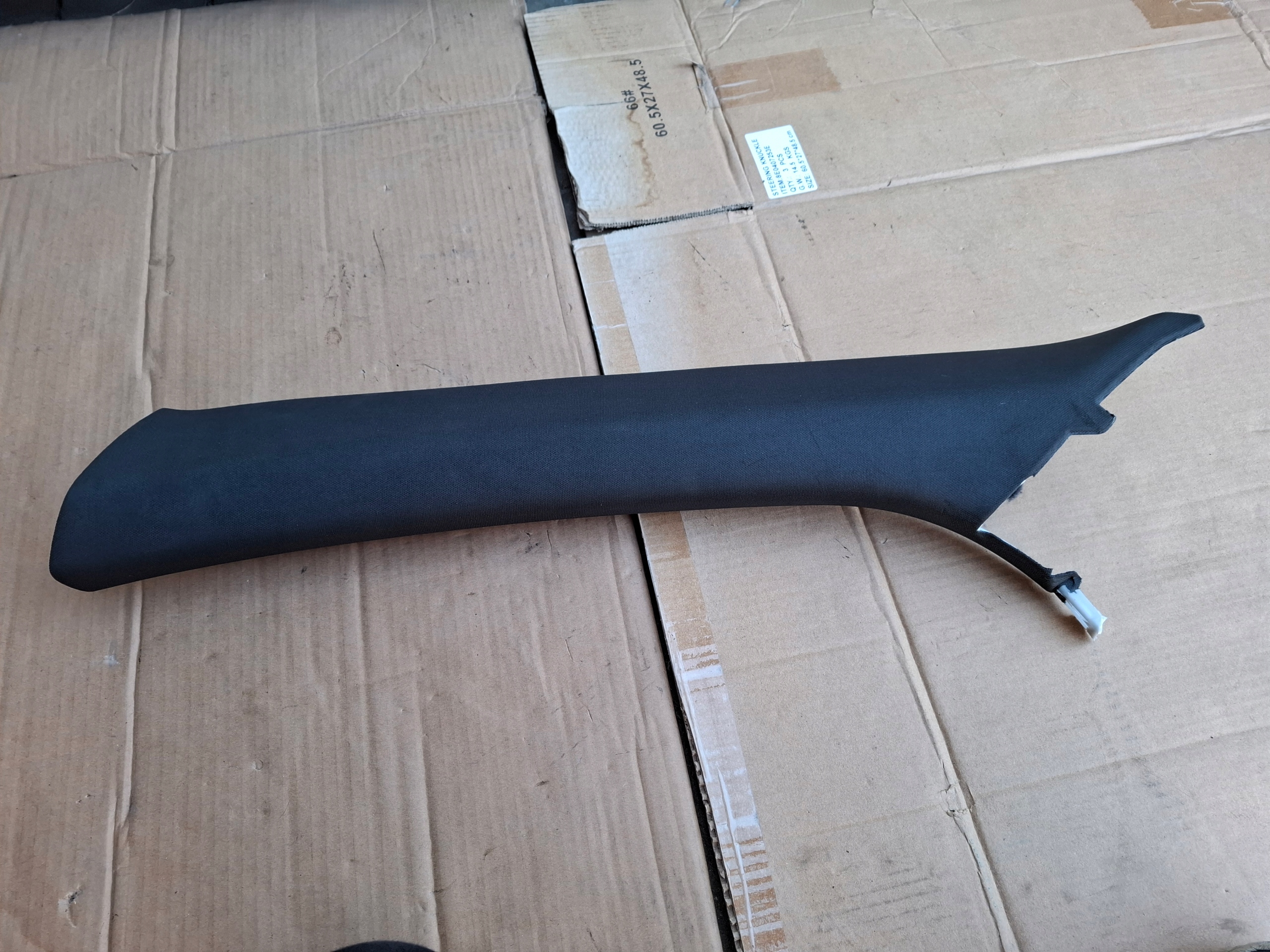 side cover slupka A left PORSCHE CAYENNE III 9Y0 22r