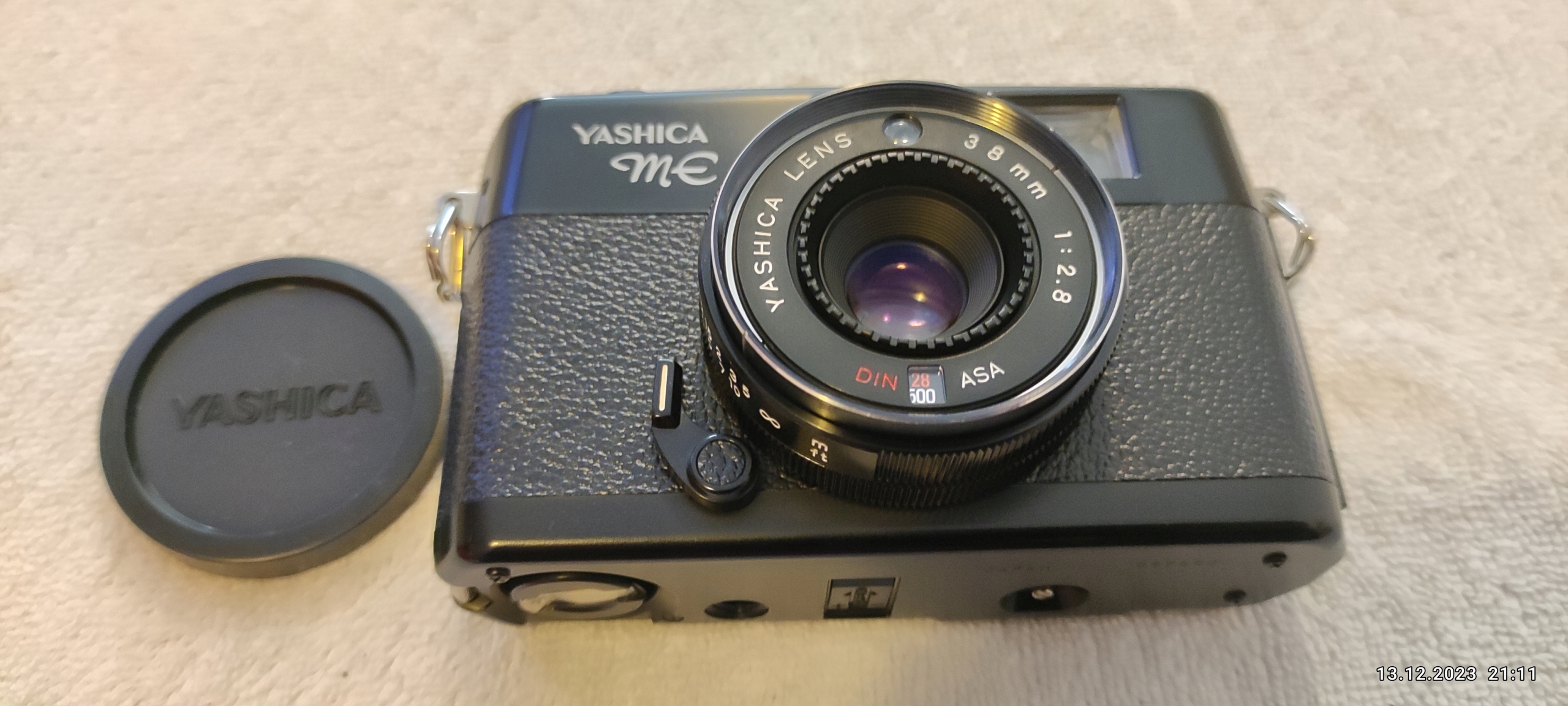 Aparat YASHICA ME1 ME-1 Czarne Oryginalny pokrowiec IDEAŁ Model YASHICA ME1