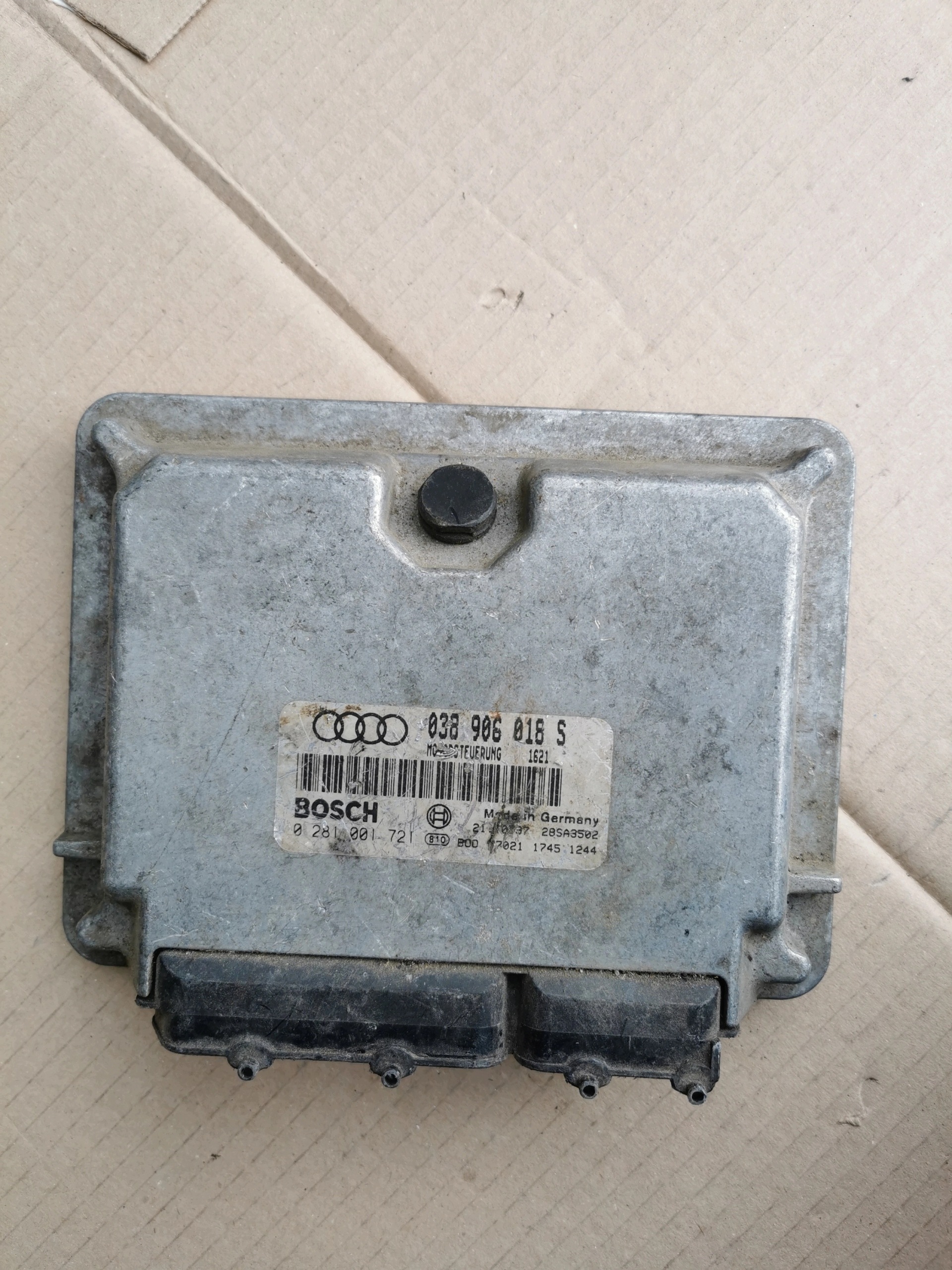 AUDI A4 control unit of the engine computer 1.9 TDI 038906018S 0281001721 28SA3502