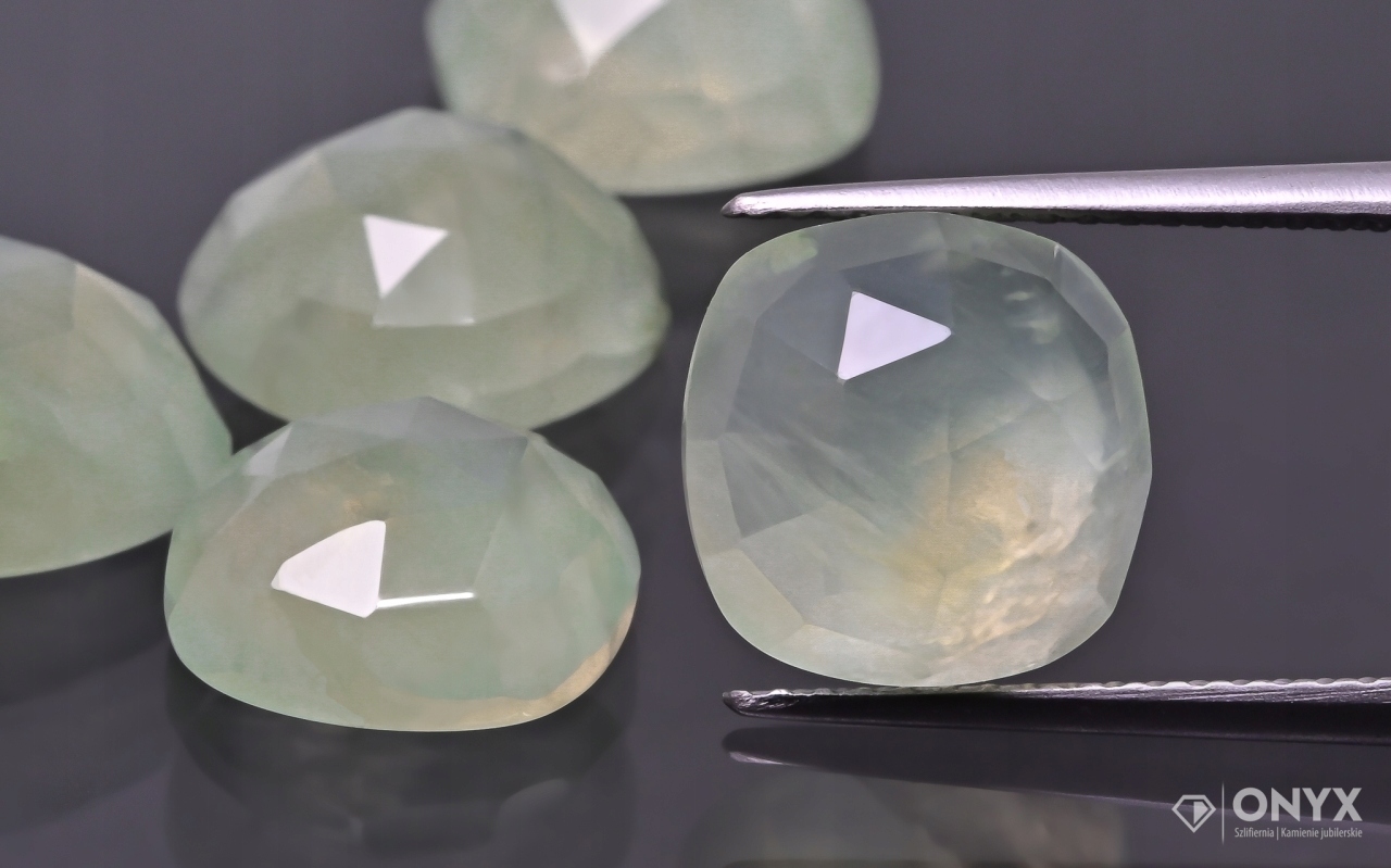 Prehnit fasetovaná rozeta cushion 12x12 mm