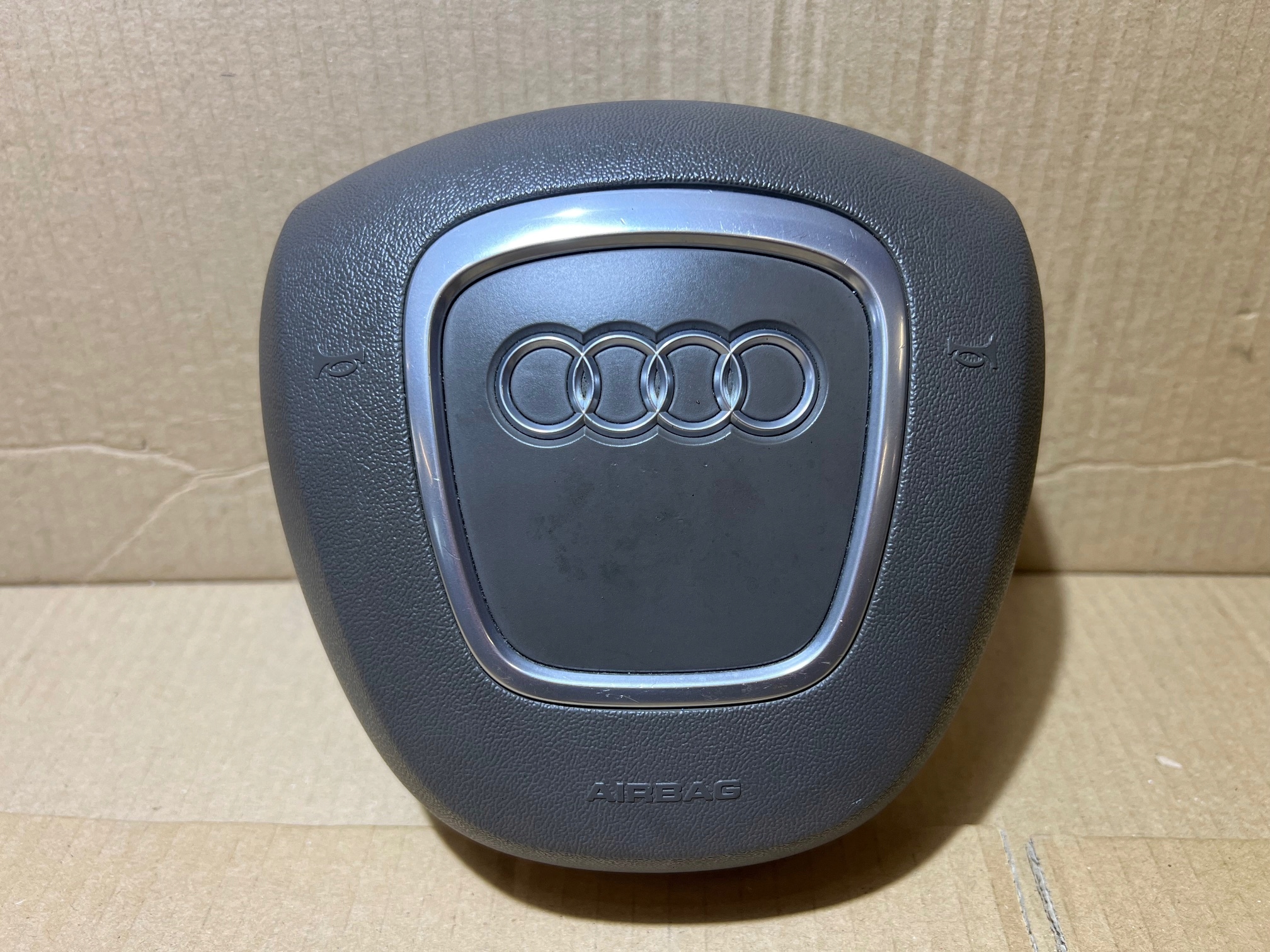 AUDI A8 D3 airbag POWIETRZNA airbag driver´s 3RAM 4E0880201BL