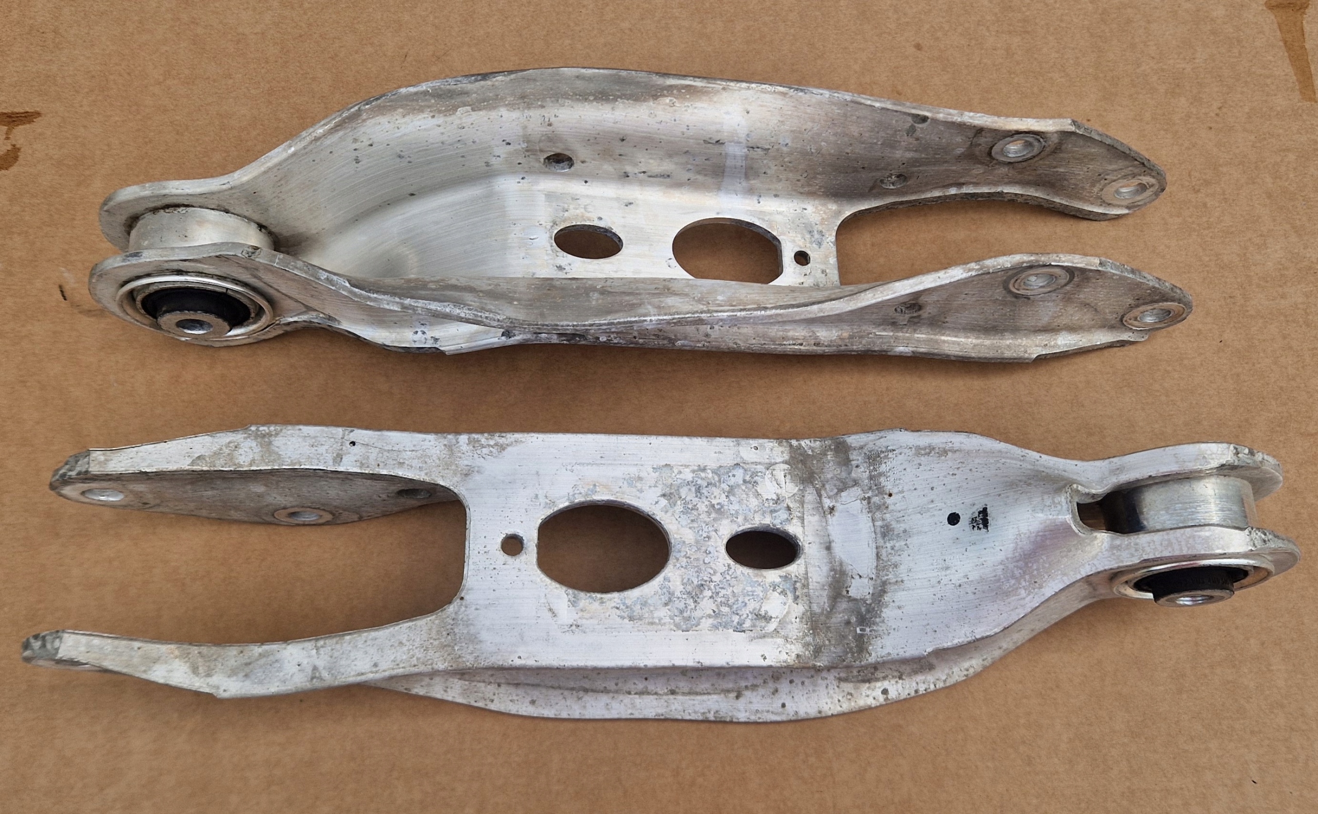 Querlenker heck links oder rechts 4M0505311J AUDI Q7 Q8 Original