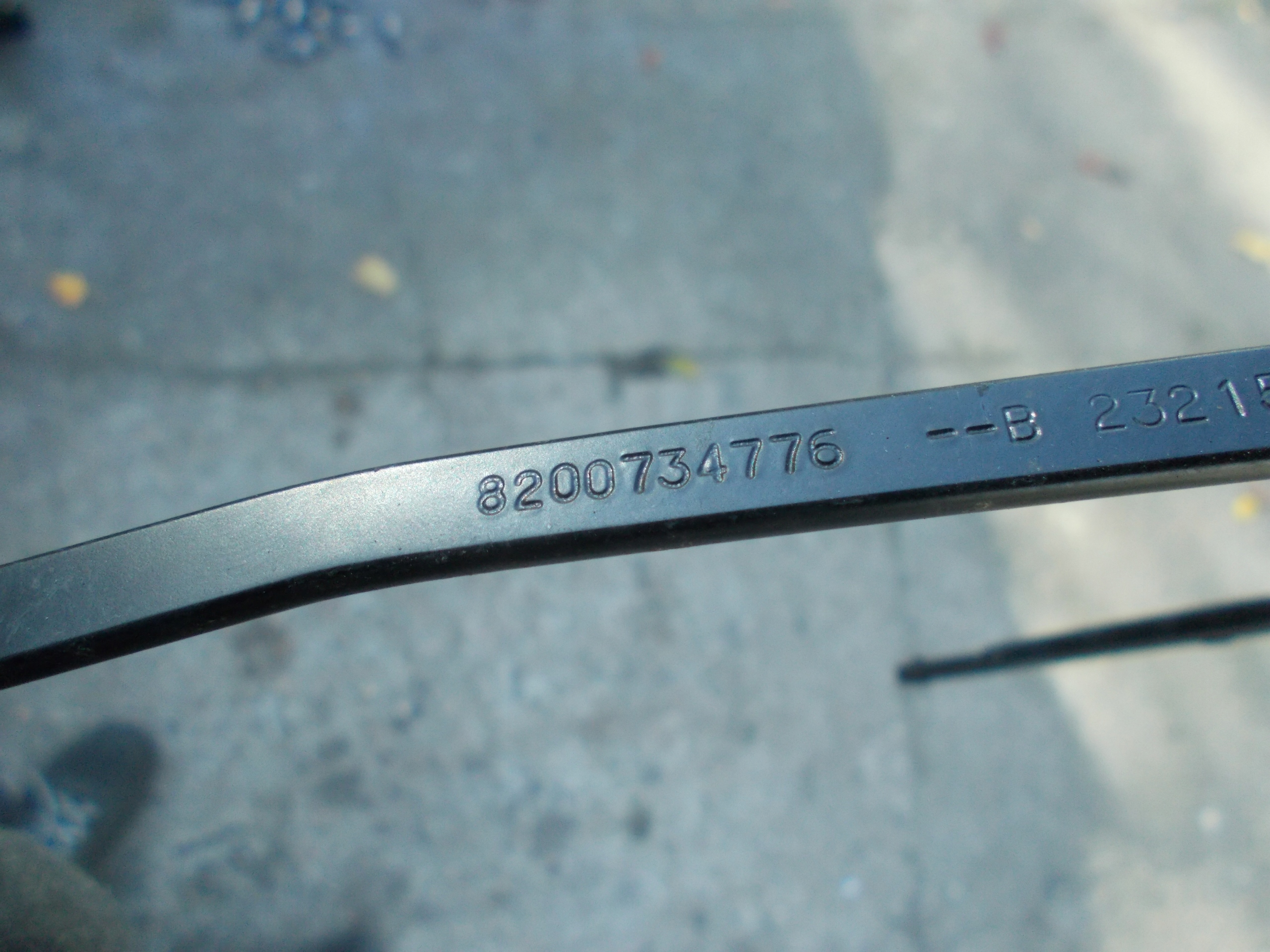 RENAULT MASTER III LIFT wiper arm left front front 8200734776