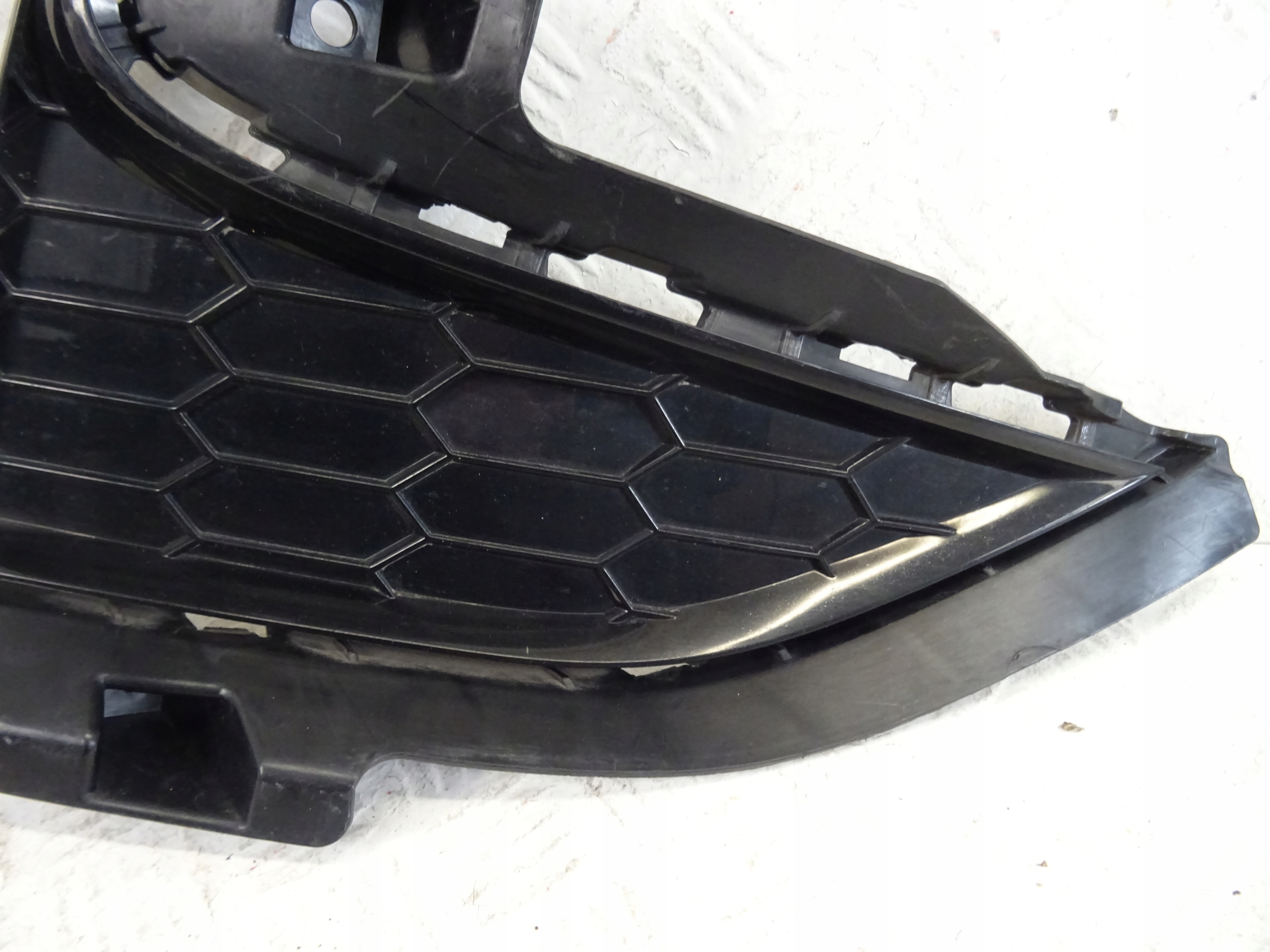 grid of a bumper front front right MG HS LIFT 10947219