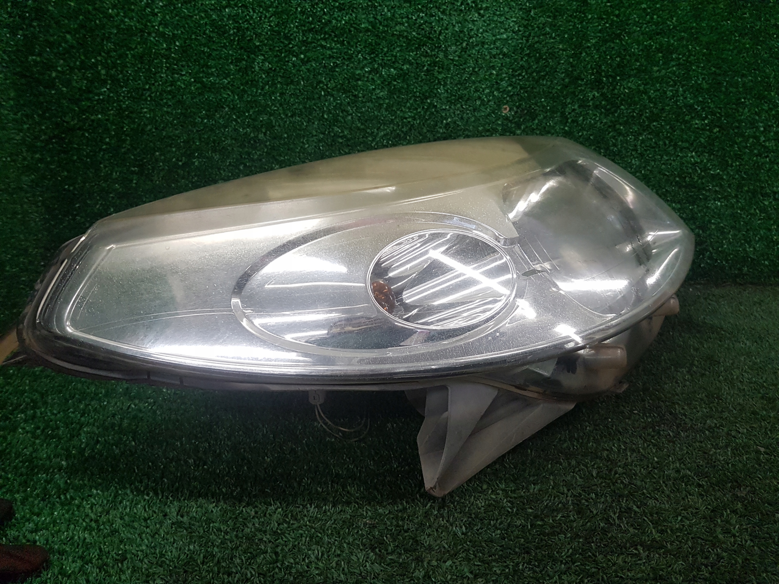 light right front DACIA SANDERO 8200733877
