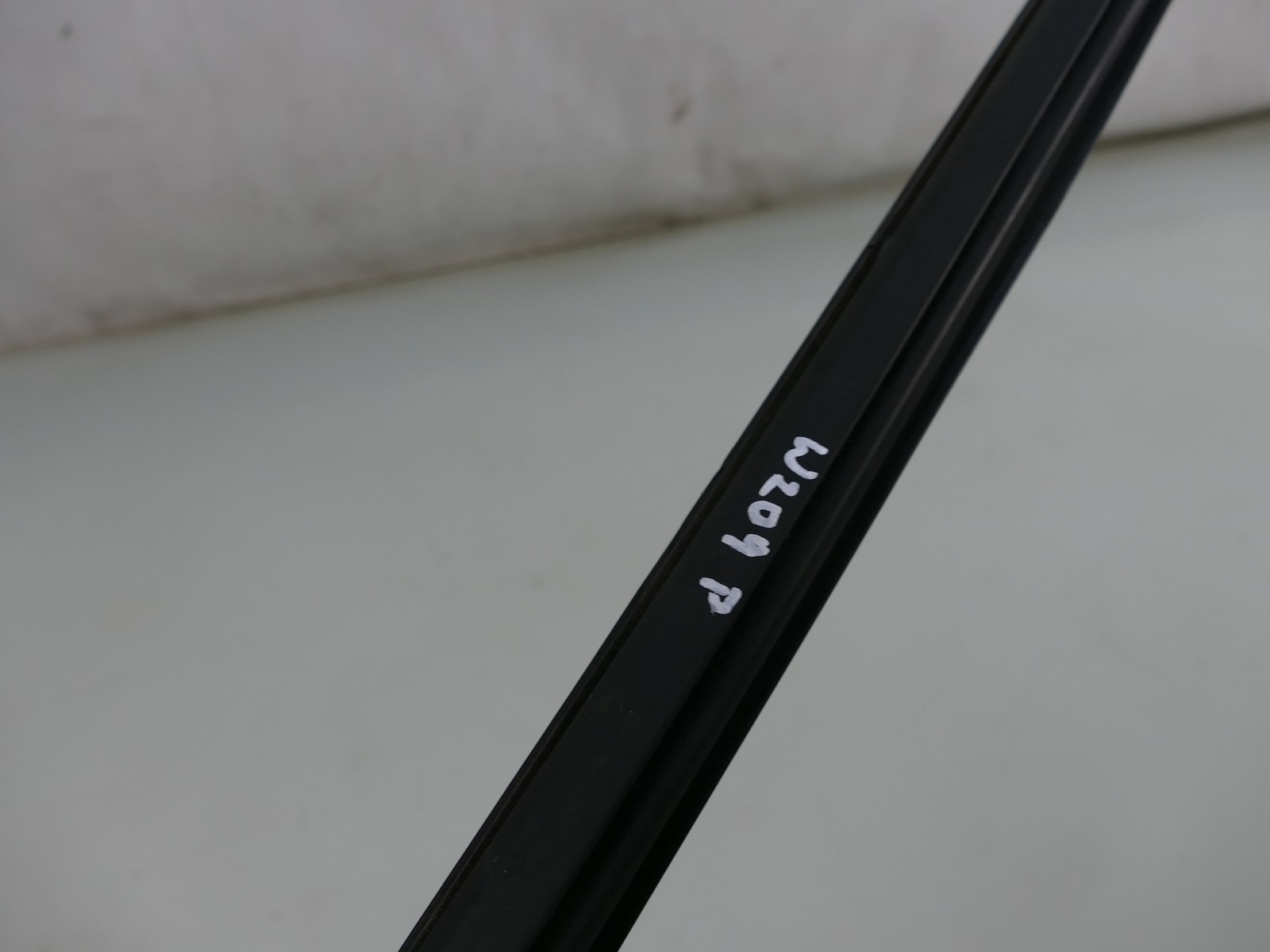 MERCEDES W209 C209 LIFT moulding dust P. 197