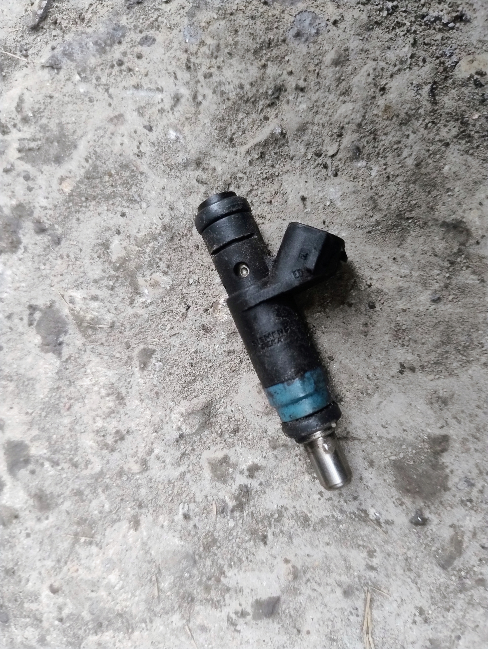 injector Audi A4 B6 2.0 B 06B133551K