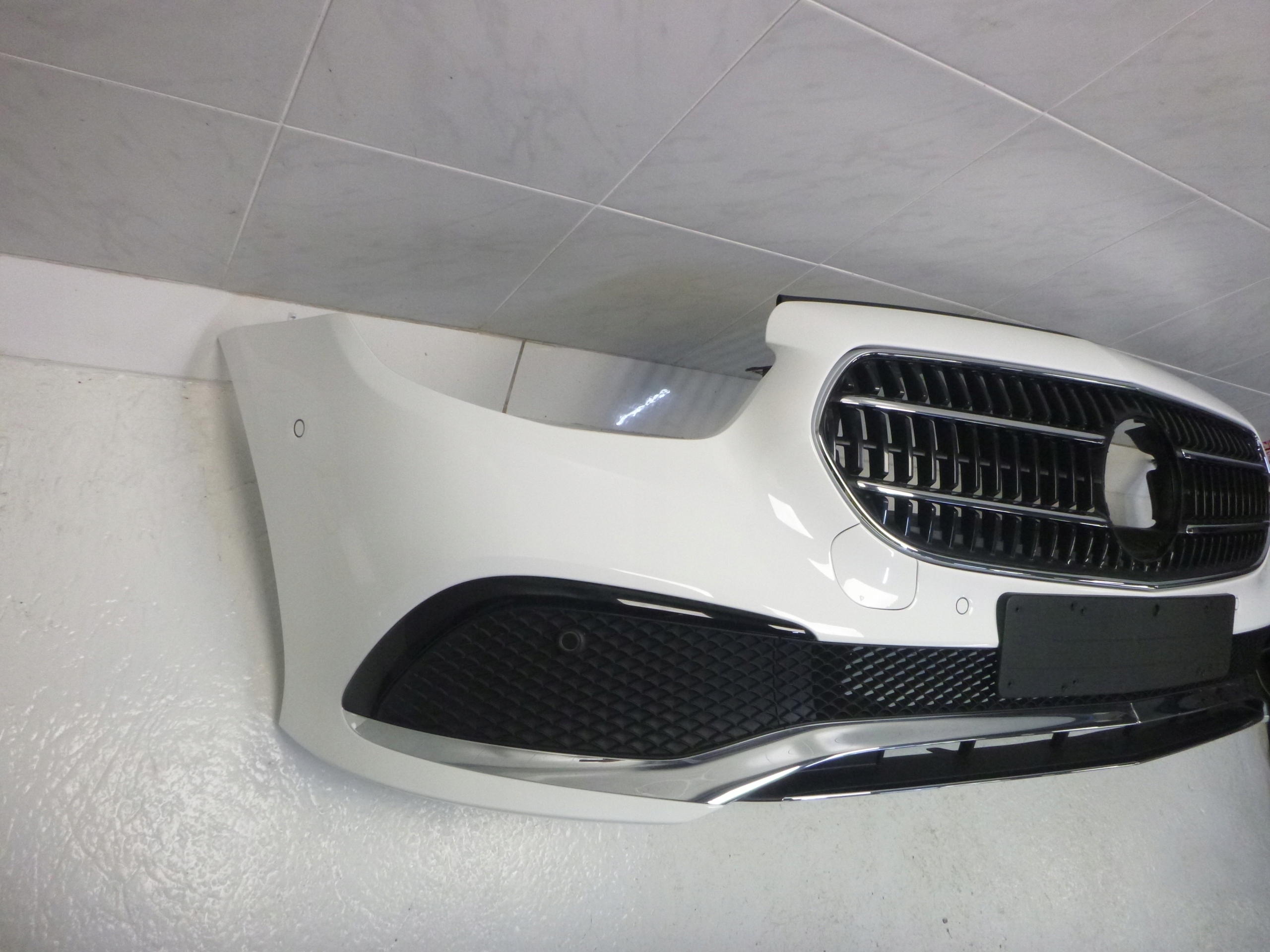 MERCEDES W213 20> bumper front KAMERA grill 6xPDC
