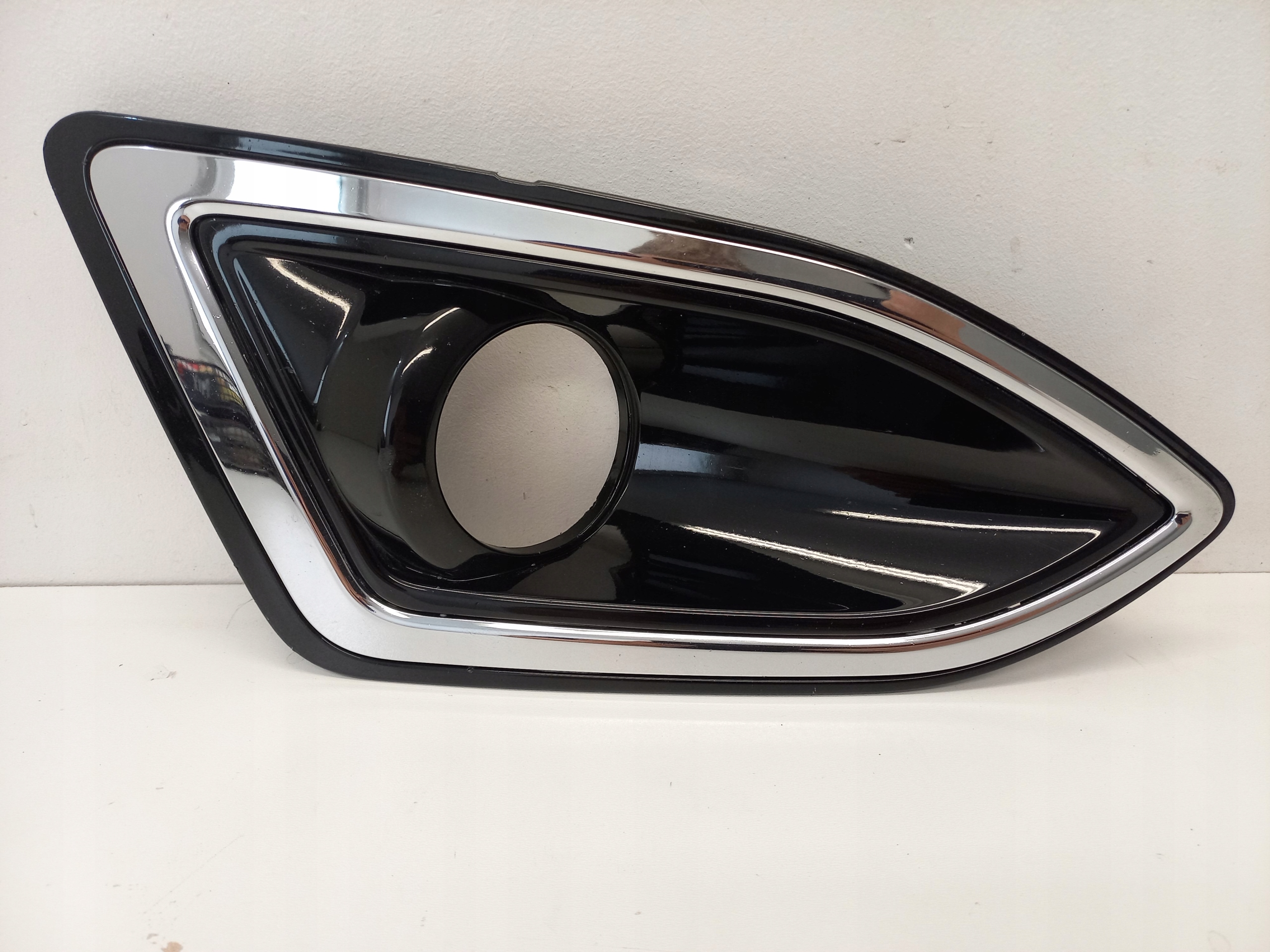 KRATKA ZDERZAKA PRAWA FORD EDGE II GT4B-19952-KBW