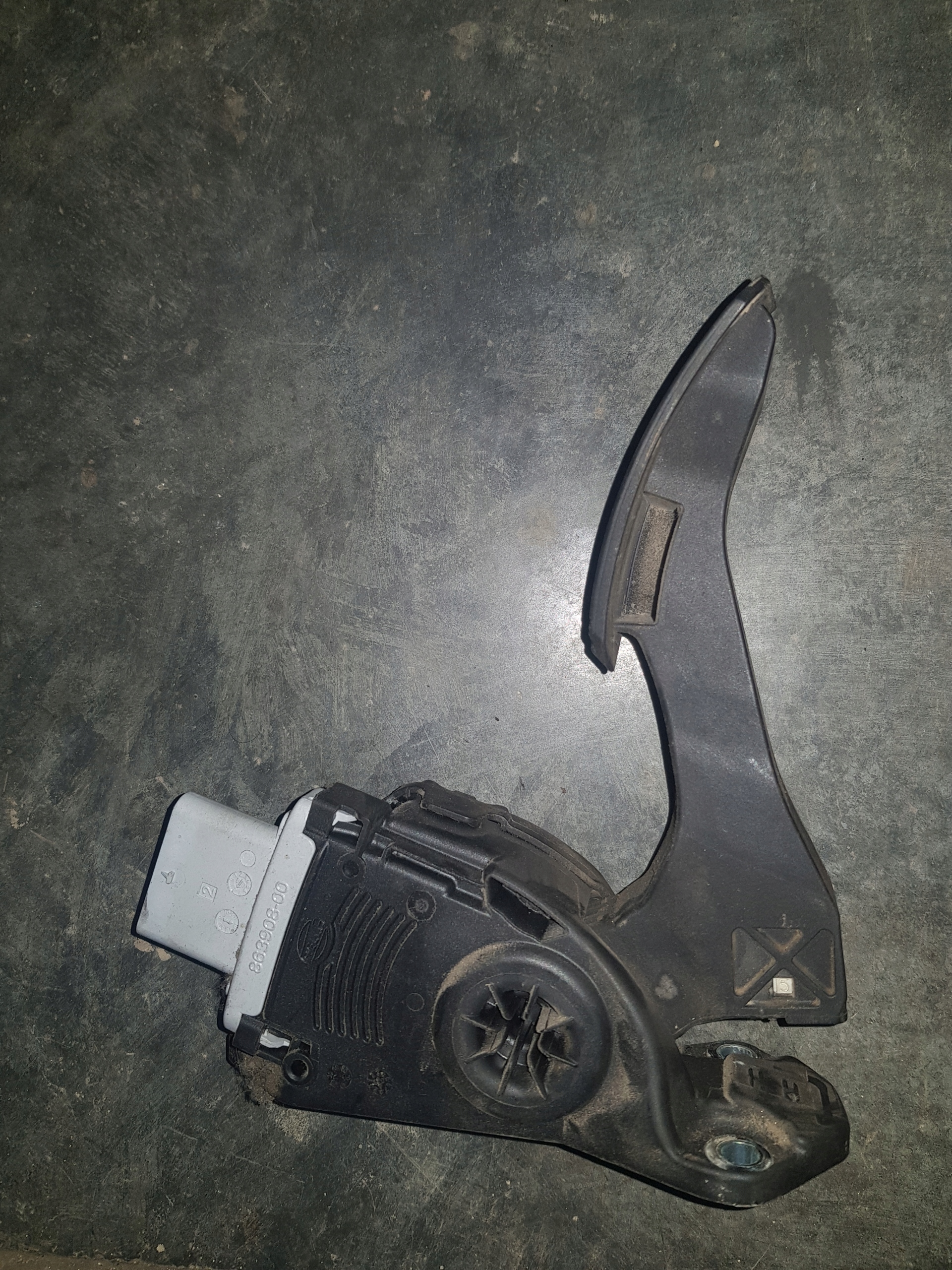 Man TGX Potencjometr Pedał Gazu Producent części MAN OE