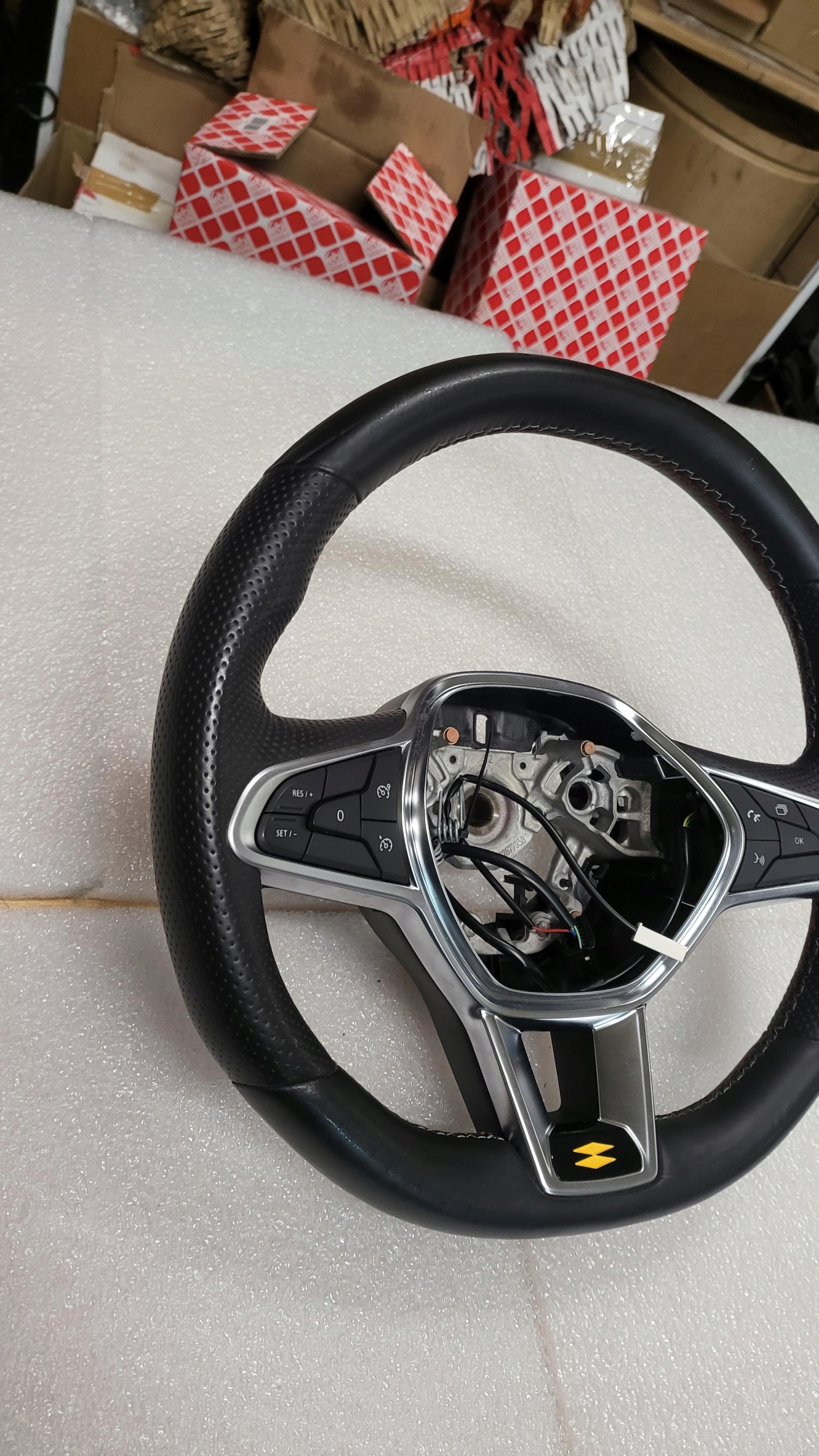 steering wheel, leather Renault Clio V RS 2021 484004705R