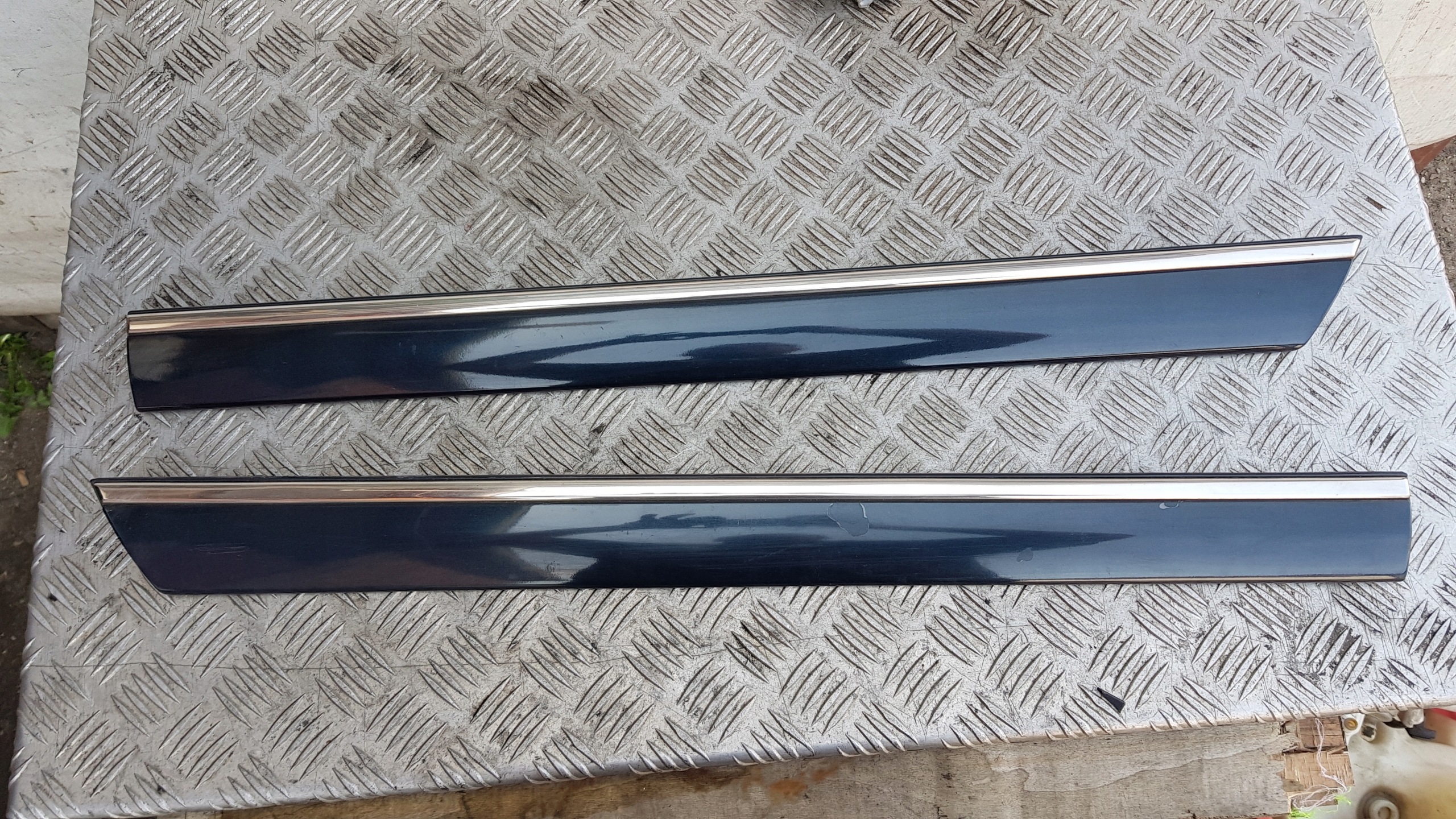 MERCEDES W220 Leiste Schutzleiste Tür rechts oder links heck