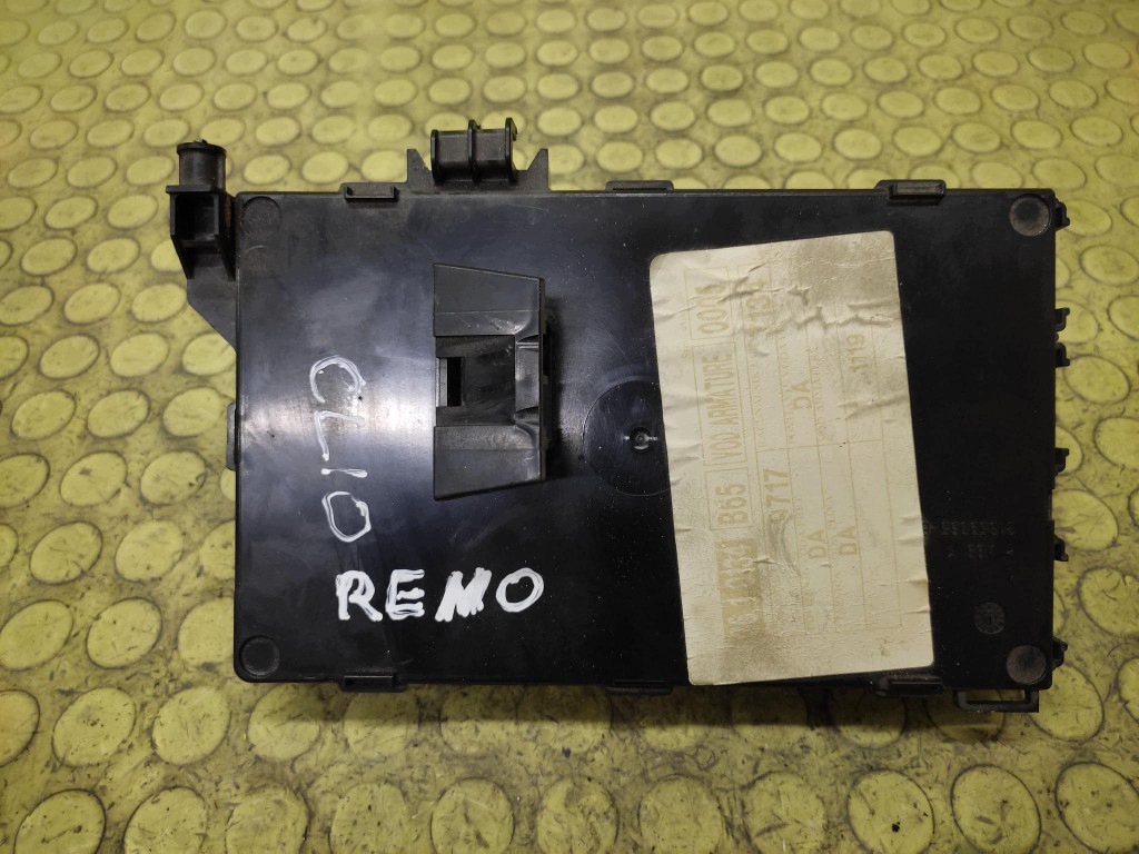 RENAULT CLIO II module UCH P8200207134