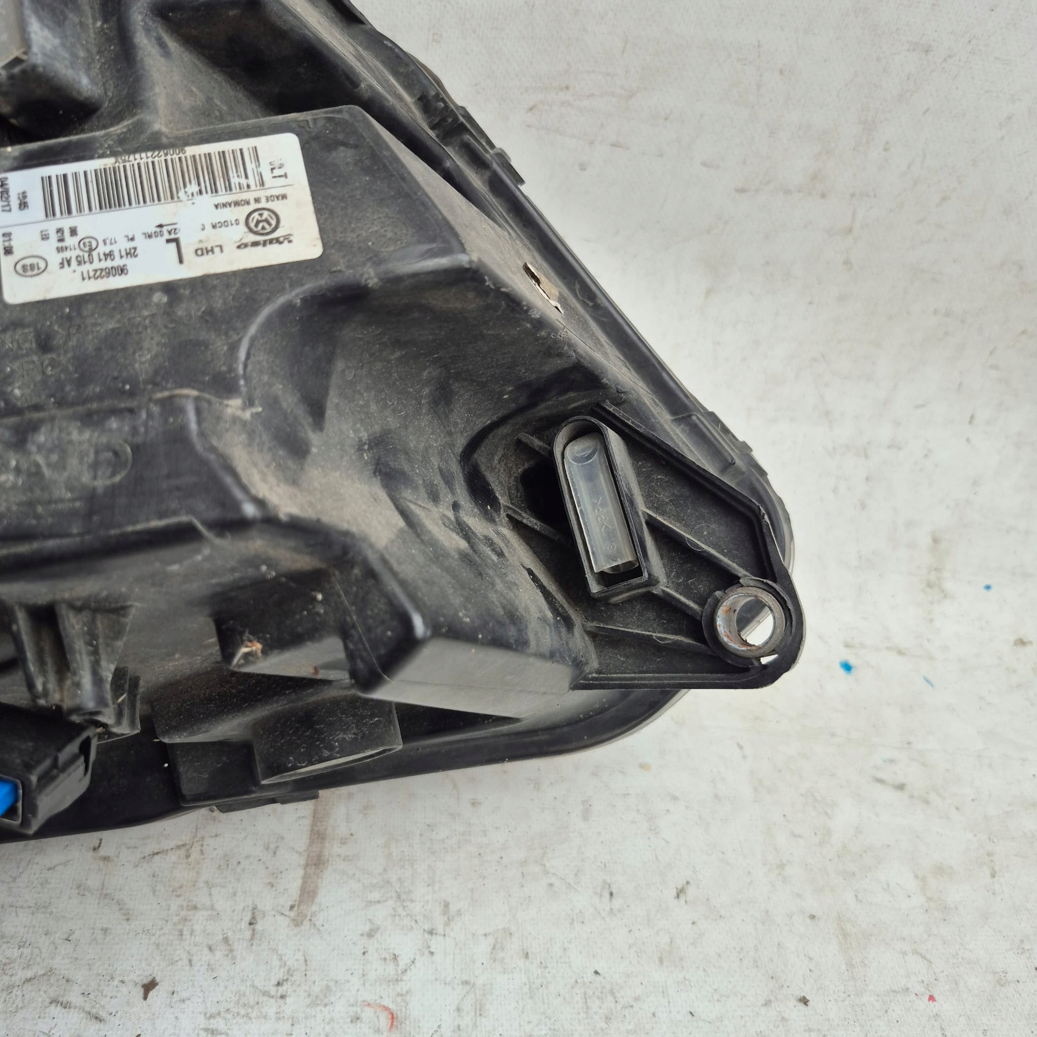 VW AMAROK 2H 2H1 10- light left front front BI-XENON 2H1941015AF