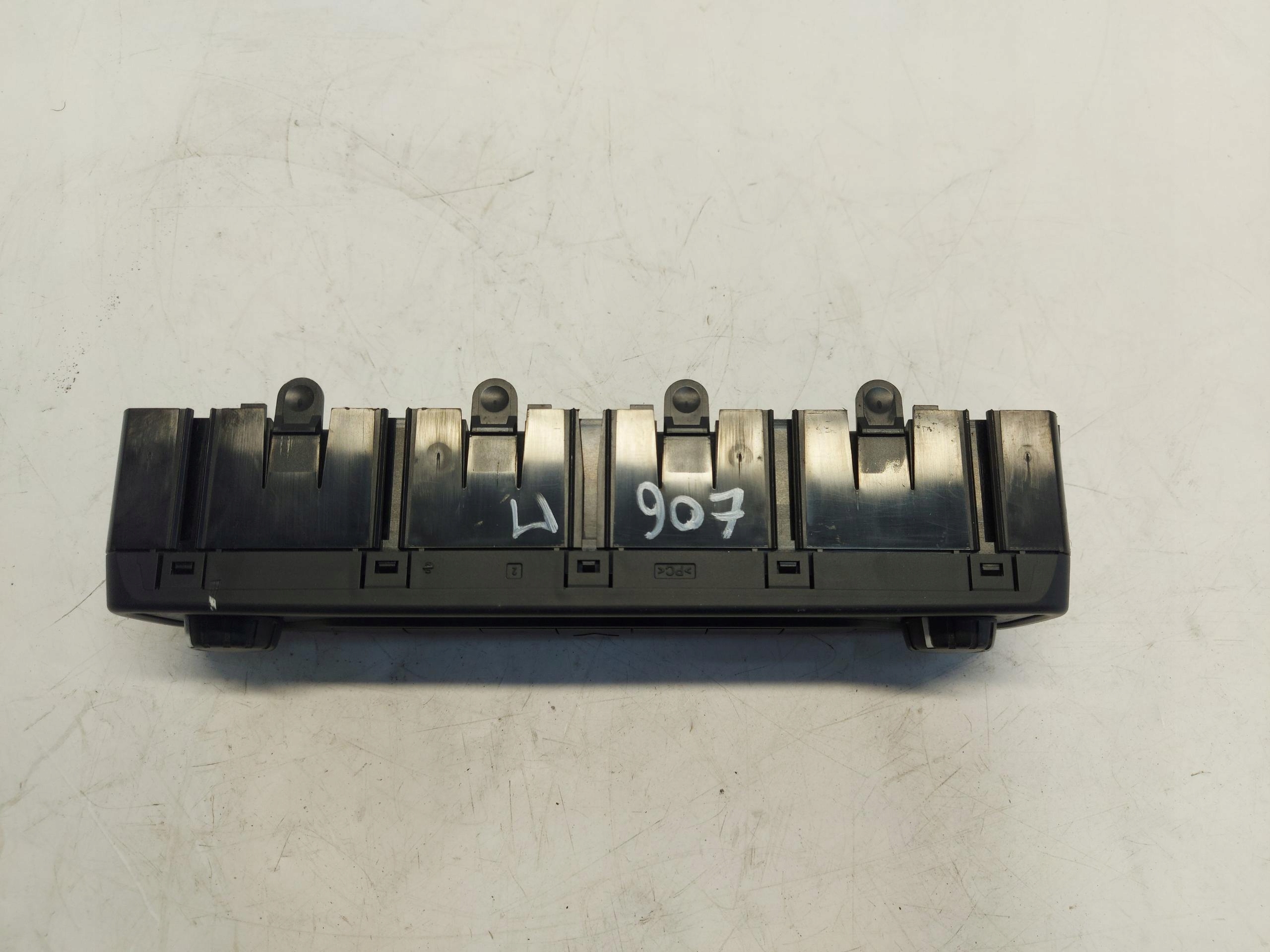 MERCEDES Sprinter W907 Panel BOCCHETTE A9079054006