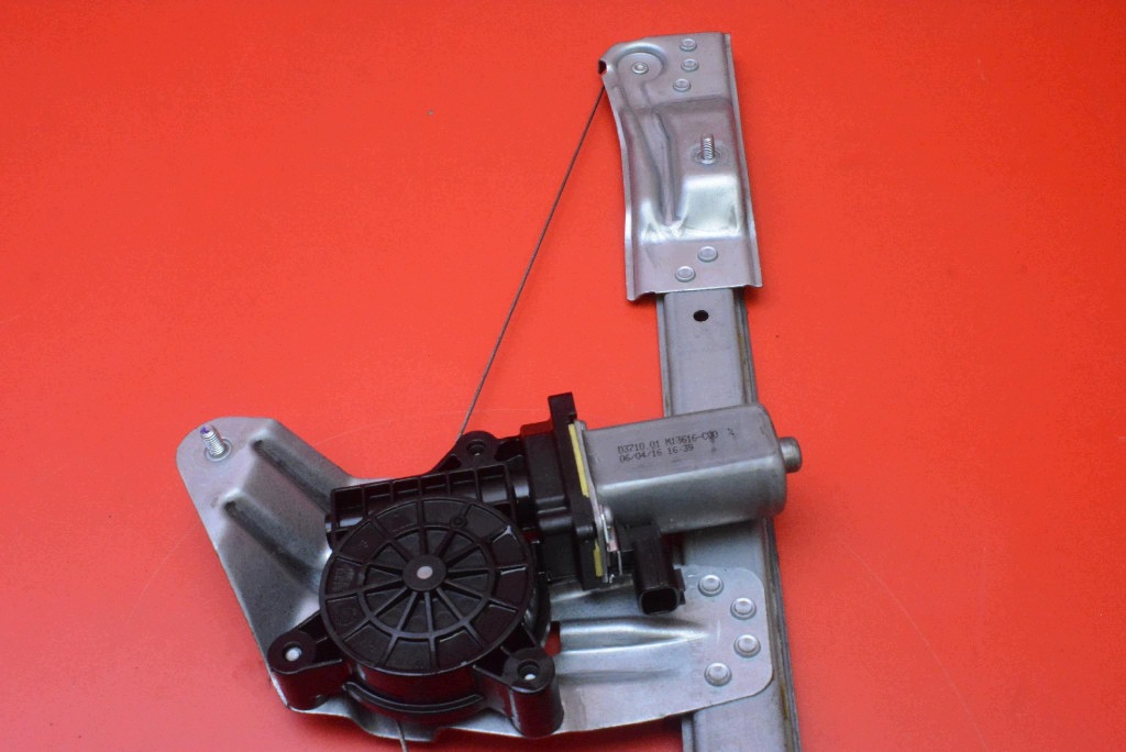 window regulator right front EU M13616-C00 DACIA SANDERO 2 II 5D HB 13-16
