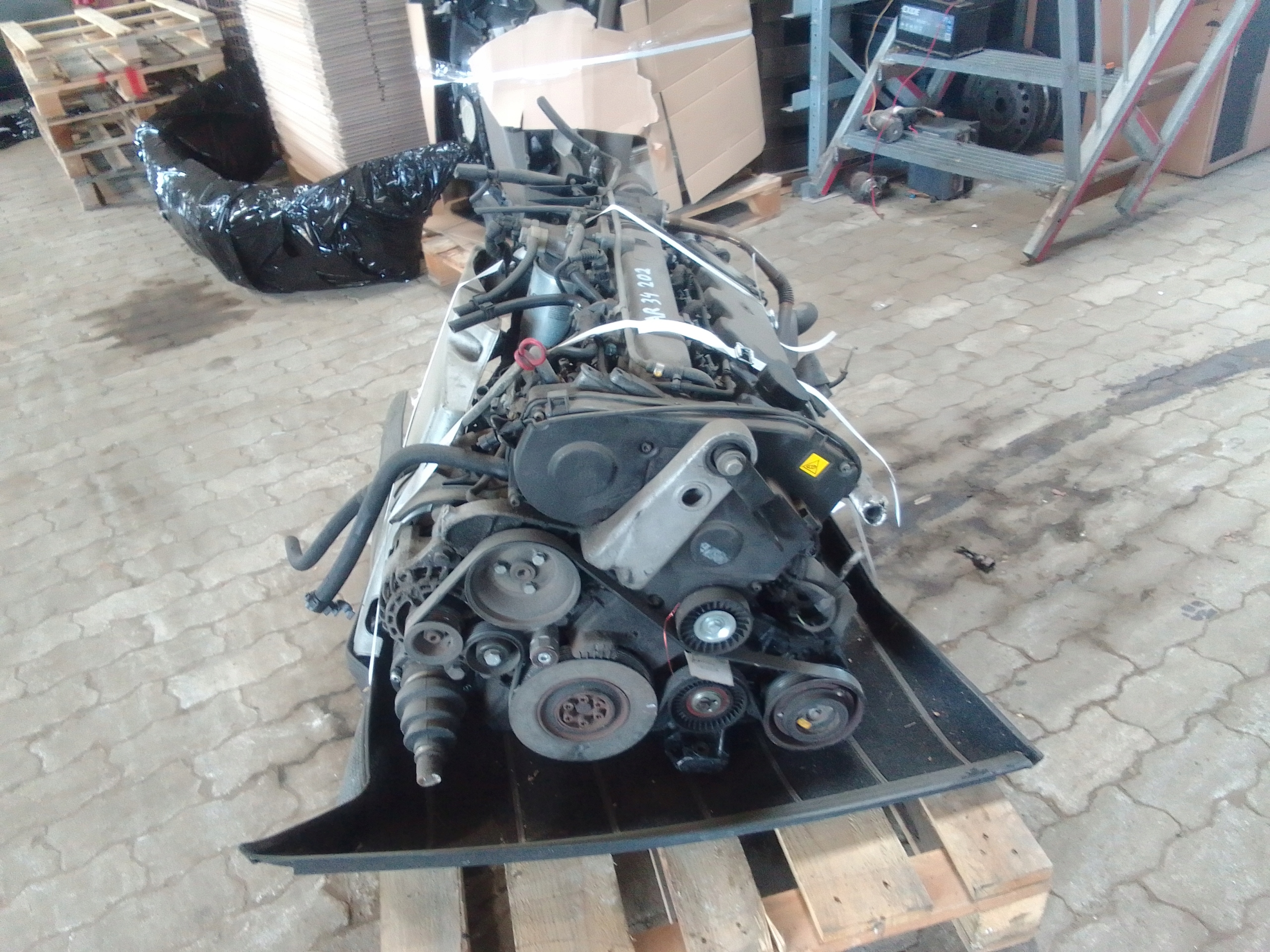 ALFA ROMEO 2.4 156 AR32202 двигатель комплектный