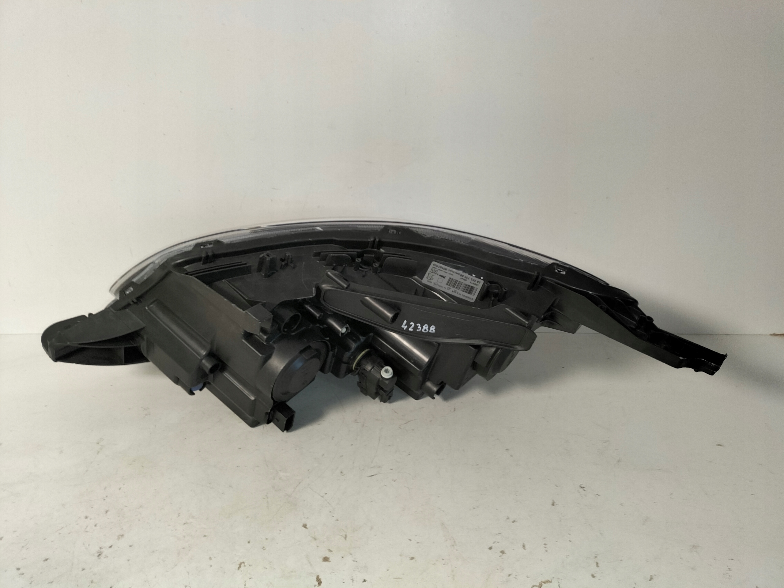 light front reflektor right PEUGEOT 2008 and LIFT 16-19