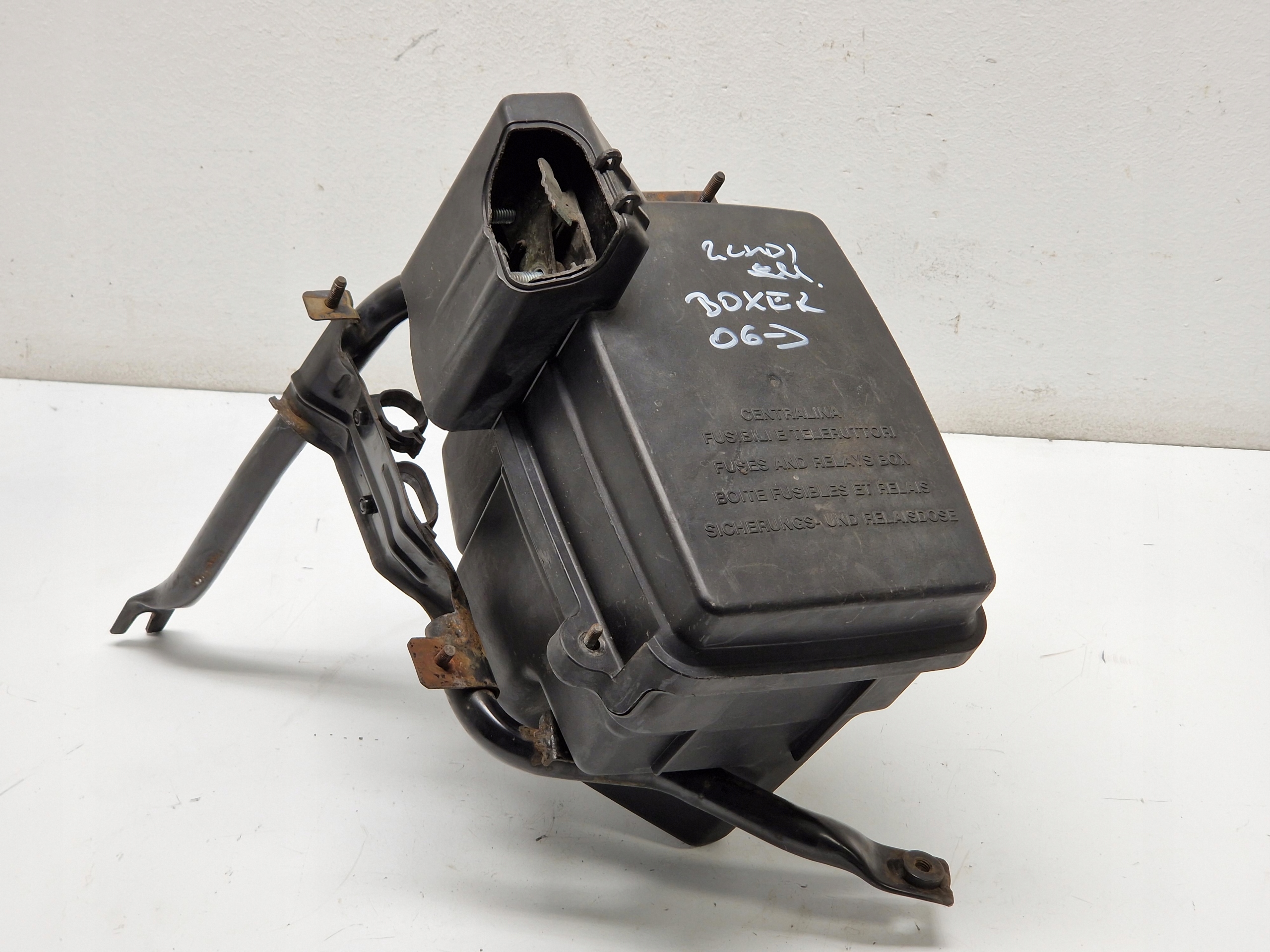 BOXER DUCATO 06-14 OBUDOWA SKRZYNKA BEZPIECZNIKÓW