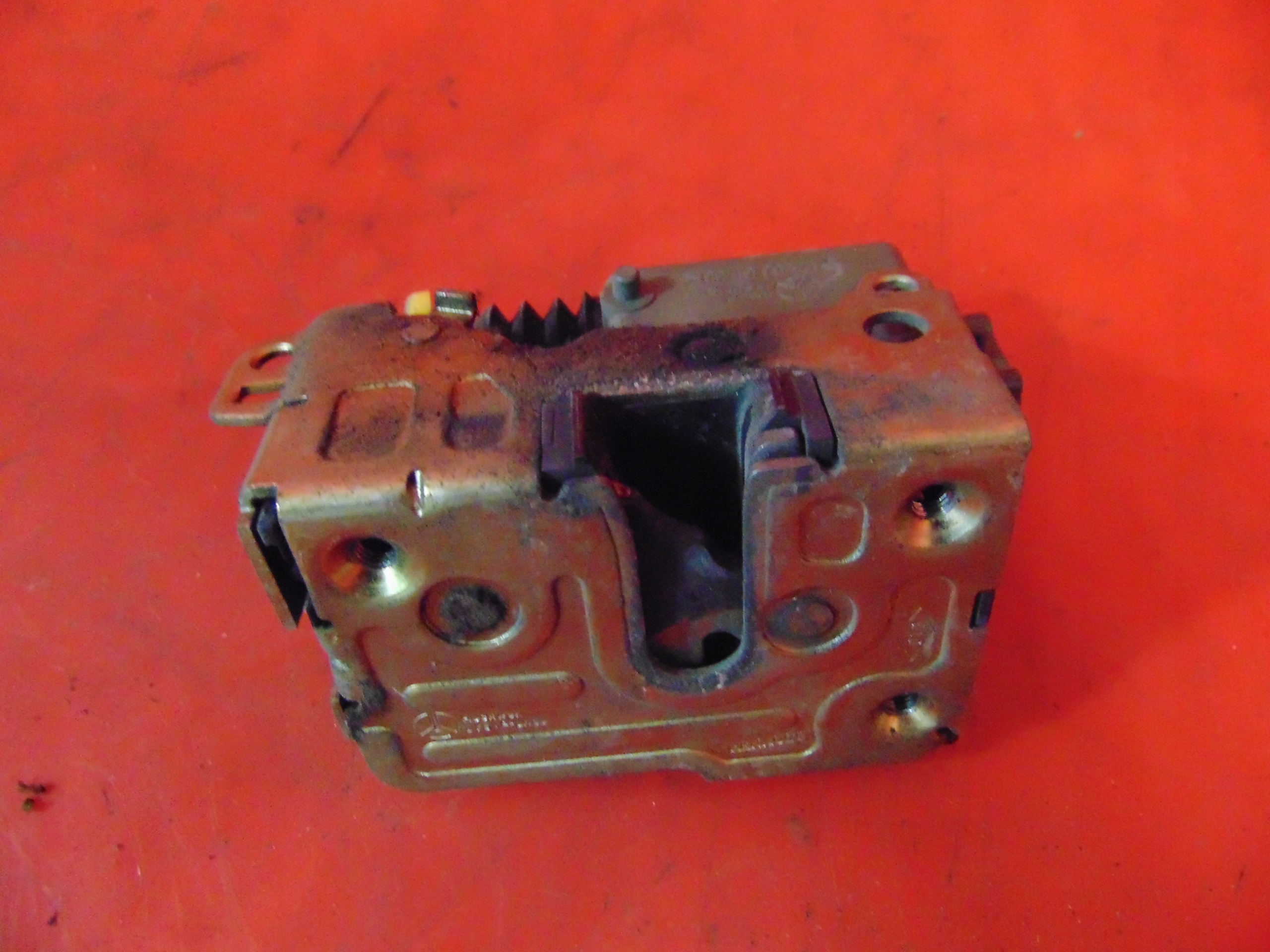 IVECO DAILY 3 III 99- lock door left front