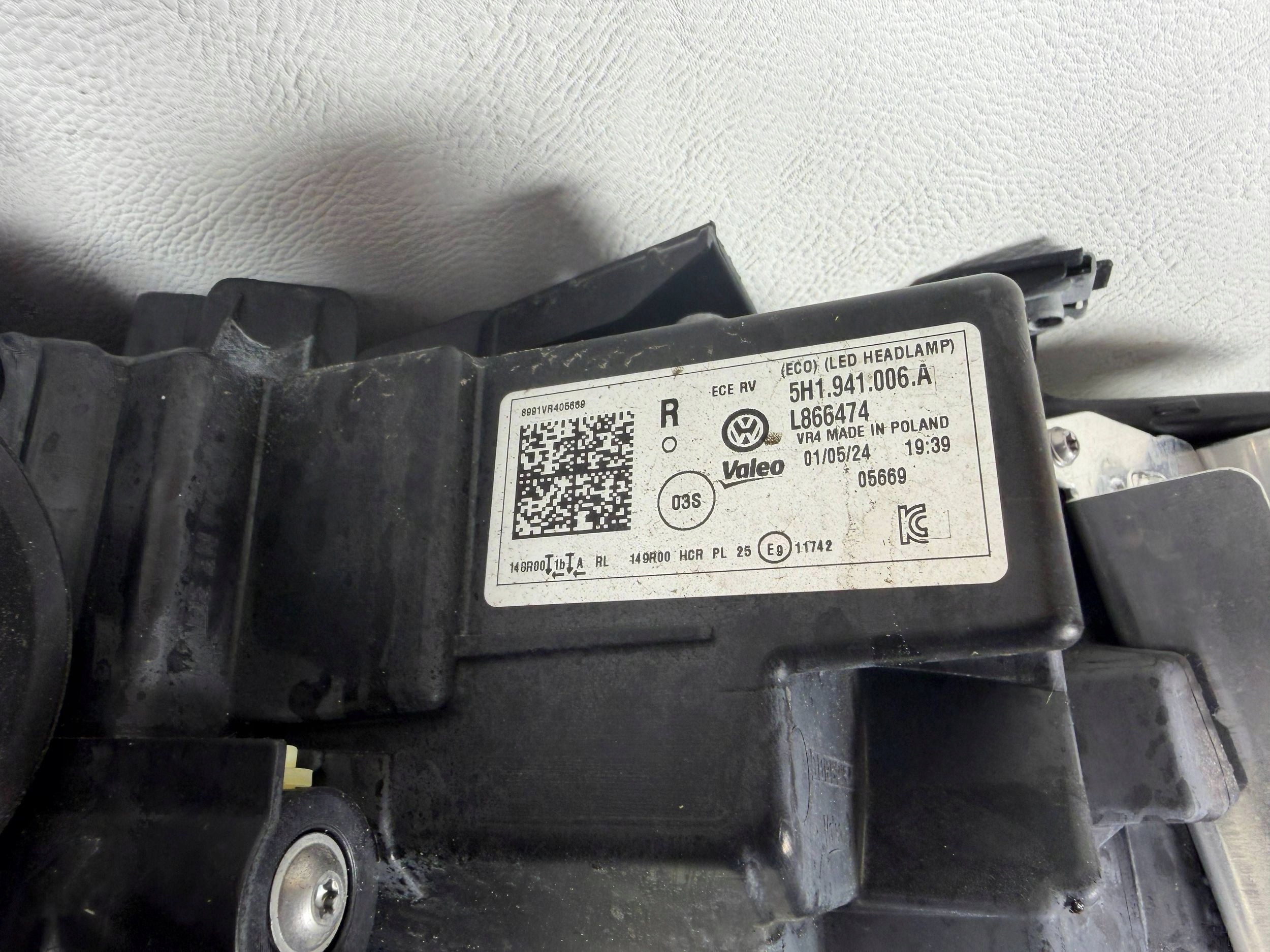 Vw Golf 8 VIII Lift 25- full led light right front front
