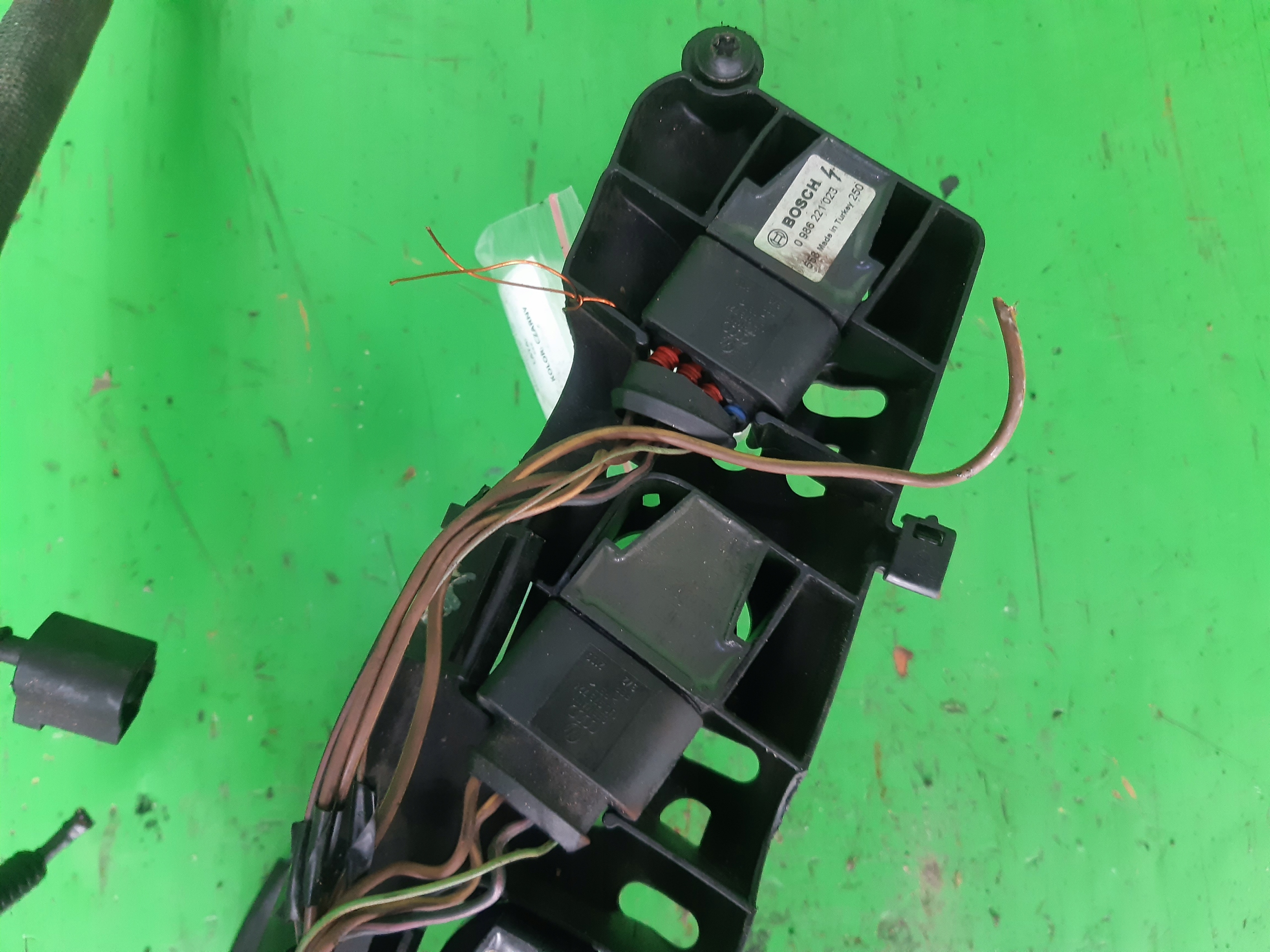 CEWKA ZAPŁONOWA KOMPLET VOLKSWAGEN POLO IV 9N Producent części Volkswagen OE