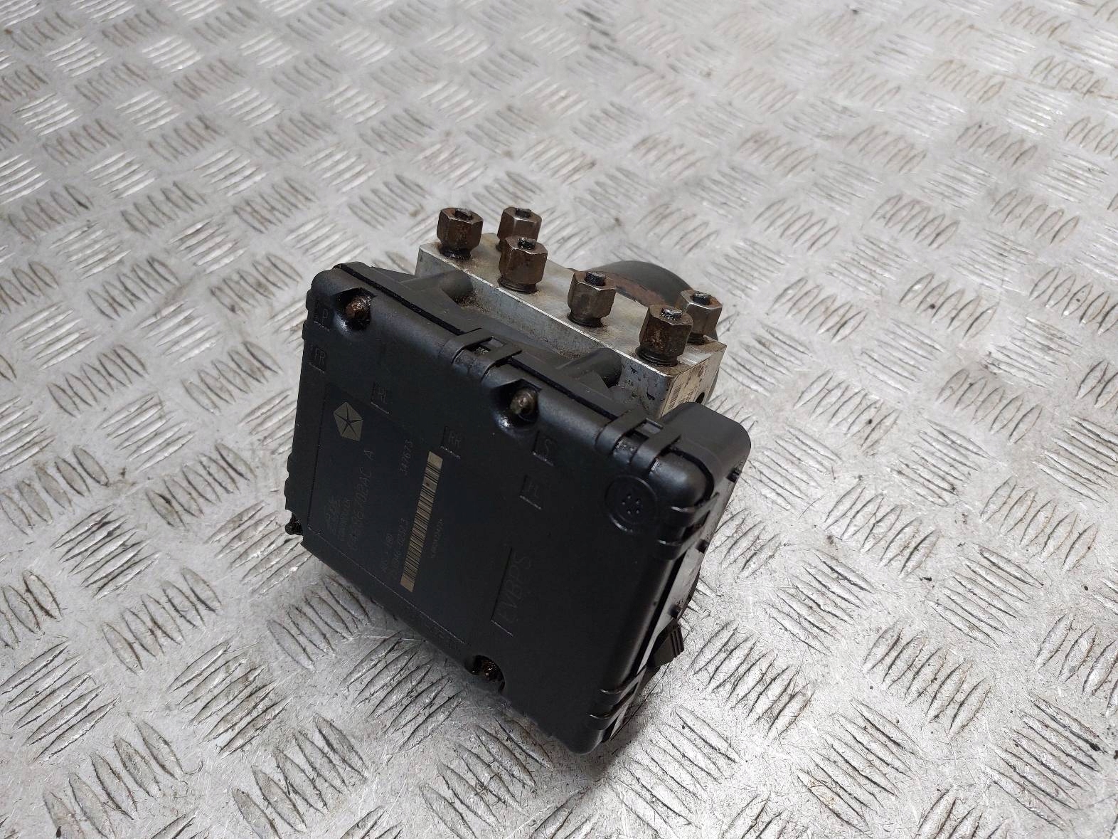 pump control unit ABS CHRYSLER VOYAGER IV 04686702AC