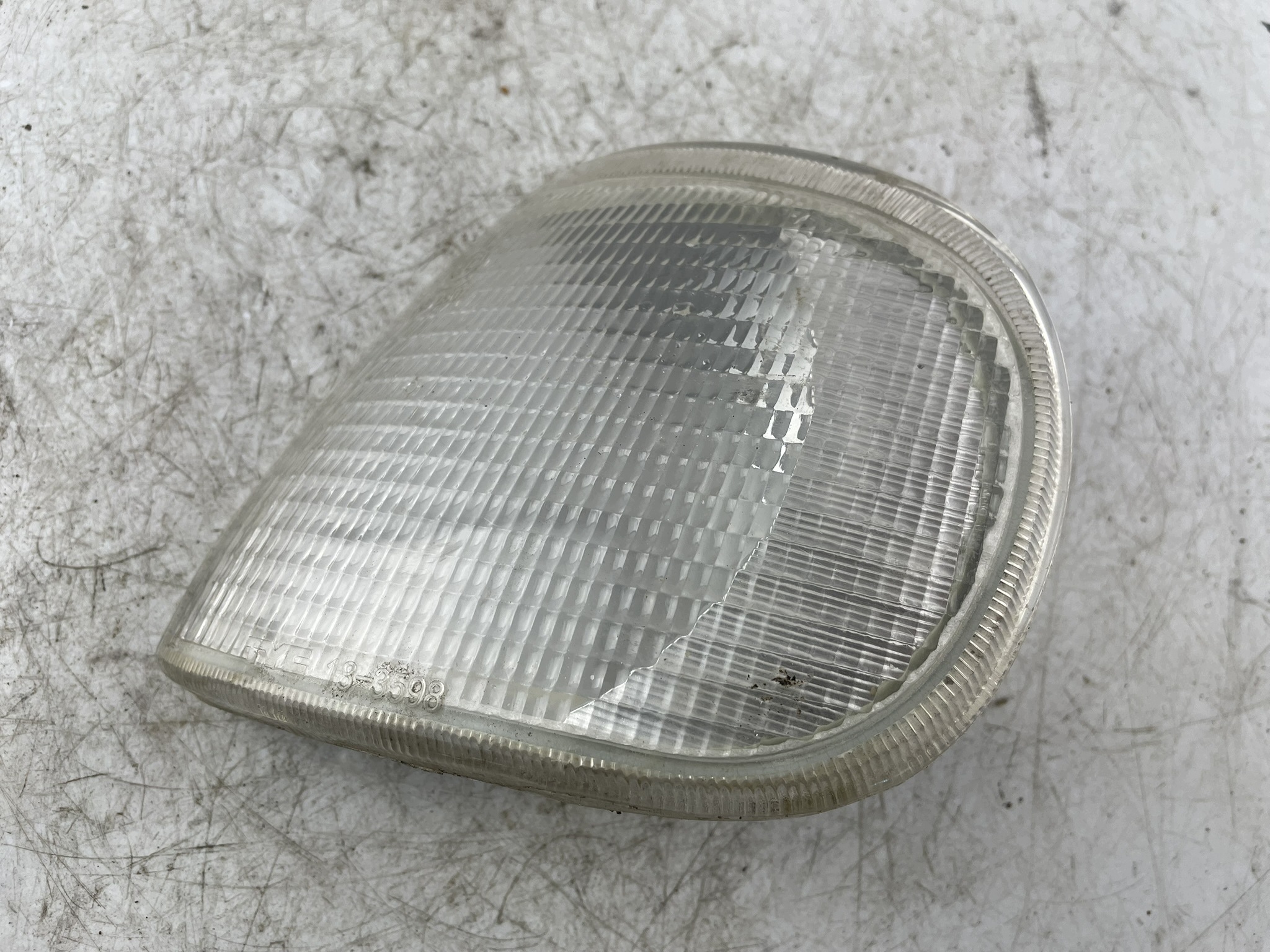 indicator front left 18-3598 Skoda Felicia bialy EU
