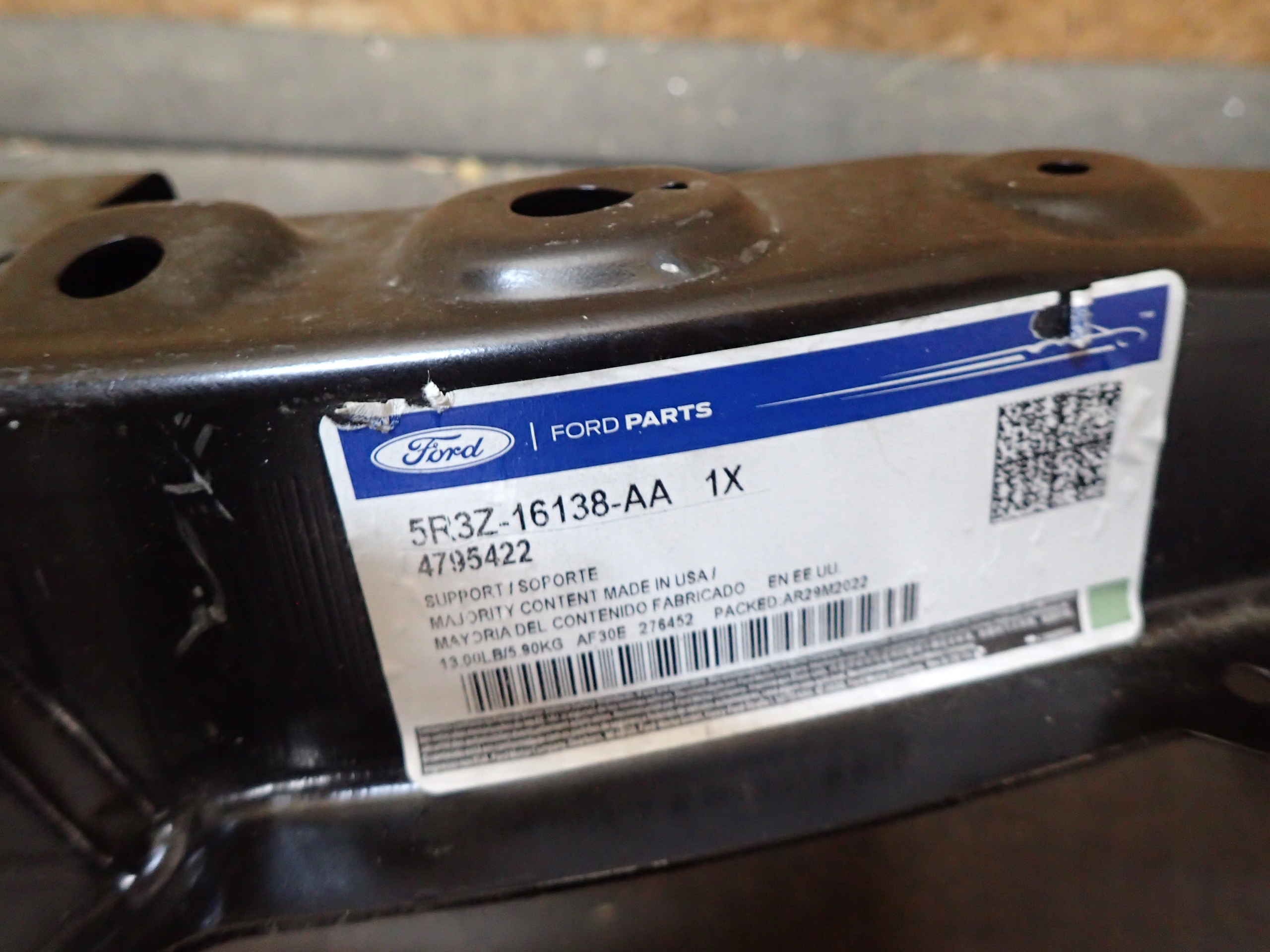 PAS PRZEDNI FORD MUSTANG 05- 5R3Z-16138-AA Typ samochodu Samochody osobowe