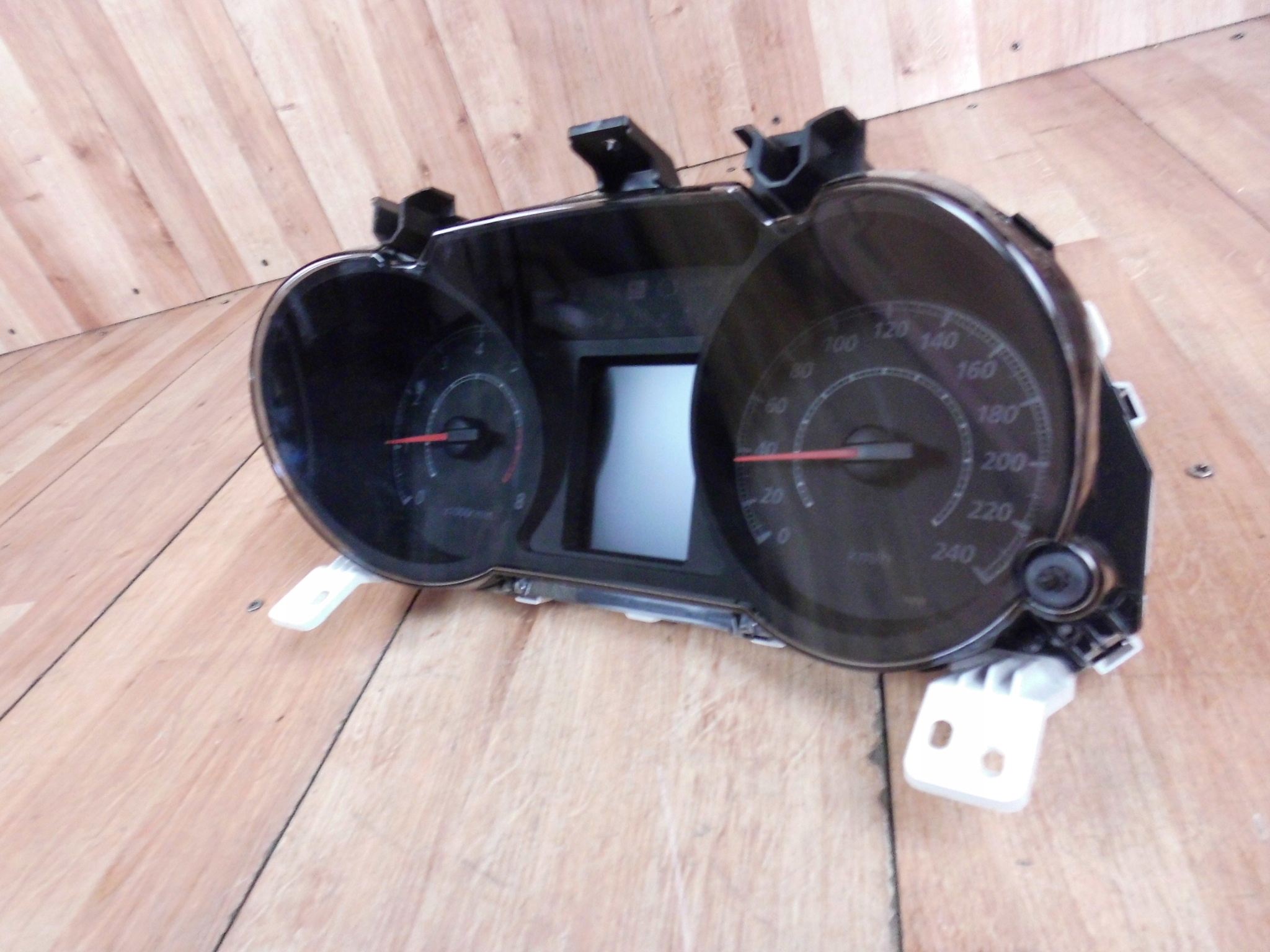 Mitsubishi ASX 2.0 BENZ dials coloured 8100C801