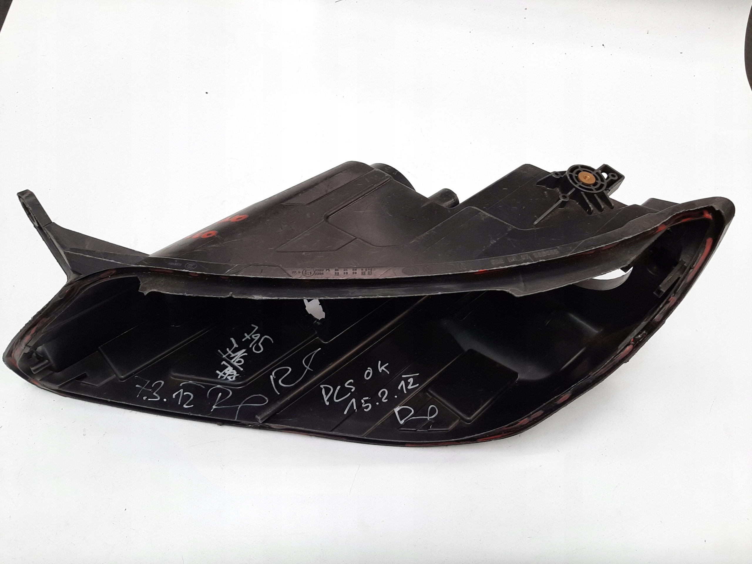 VW TIGUAN II OBUDOWA PUSZKA REFLEKTORA LEWA