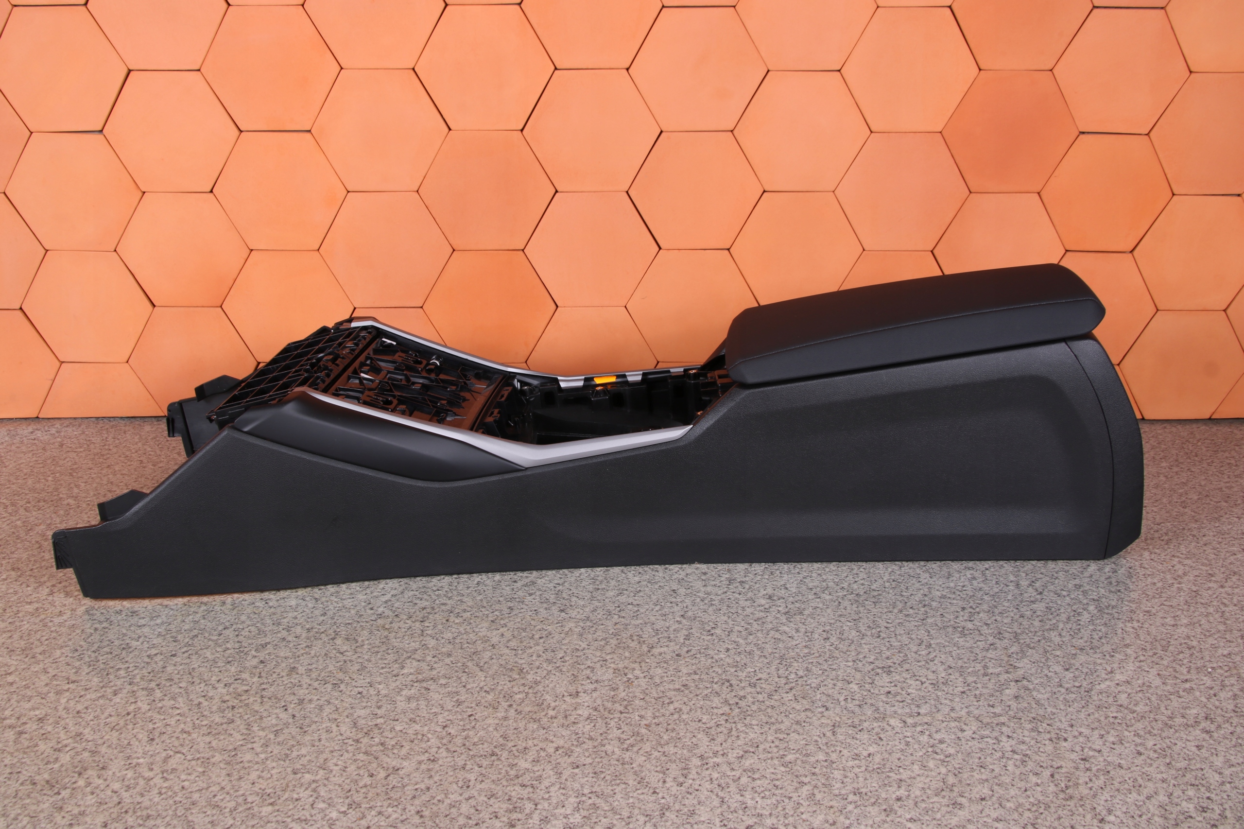 BMW G20 G21 TUNEL central armrest black EUROPA