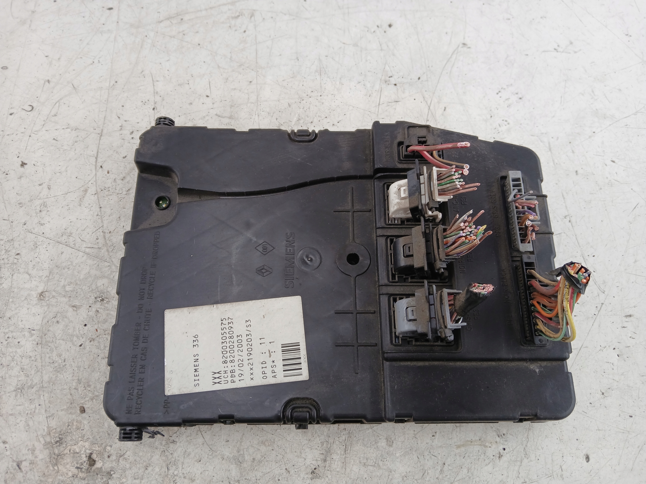 RENAULT MEGANE II Module fusibles Module UCH 8200305575