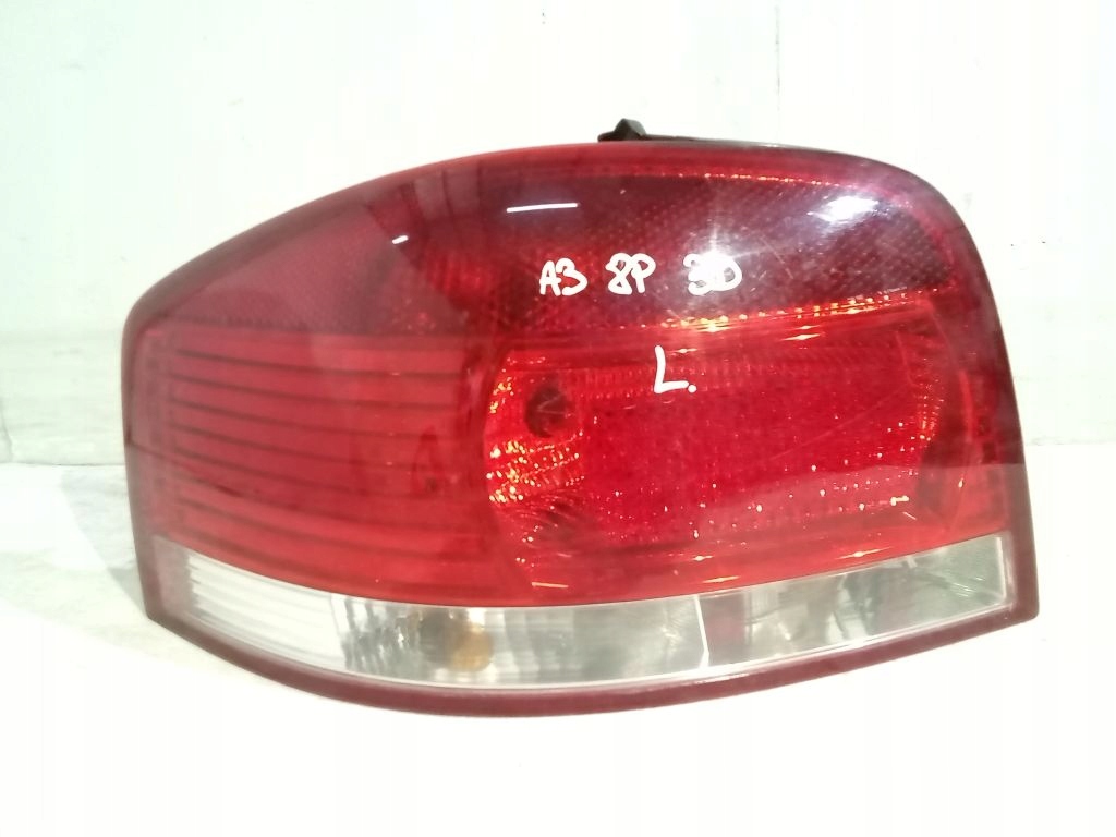 Audi A3pd фара ліва зад. задня