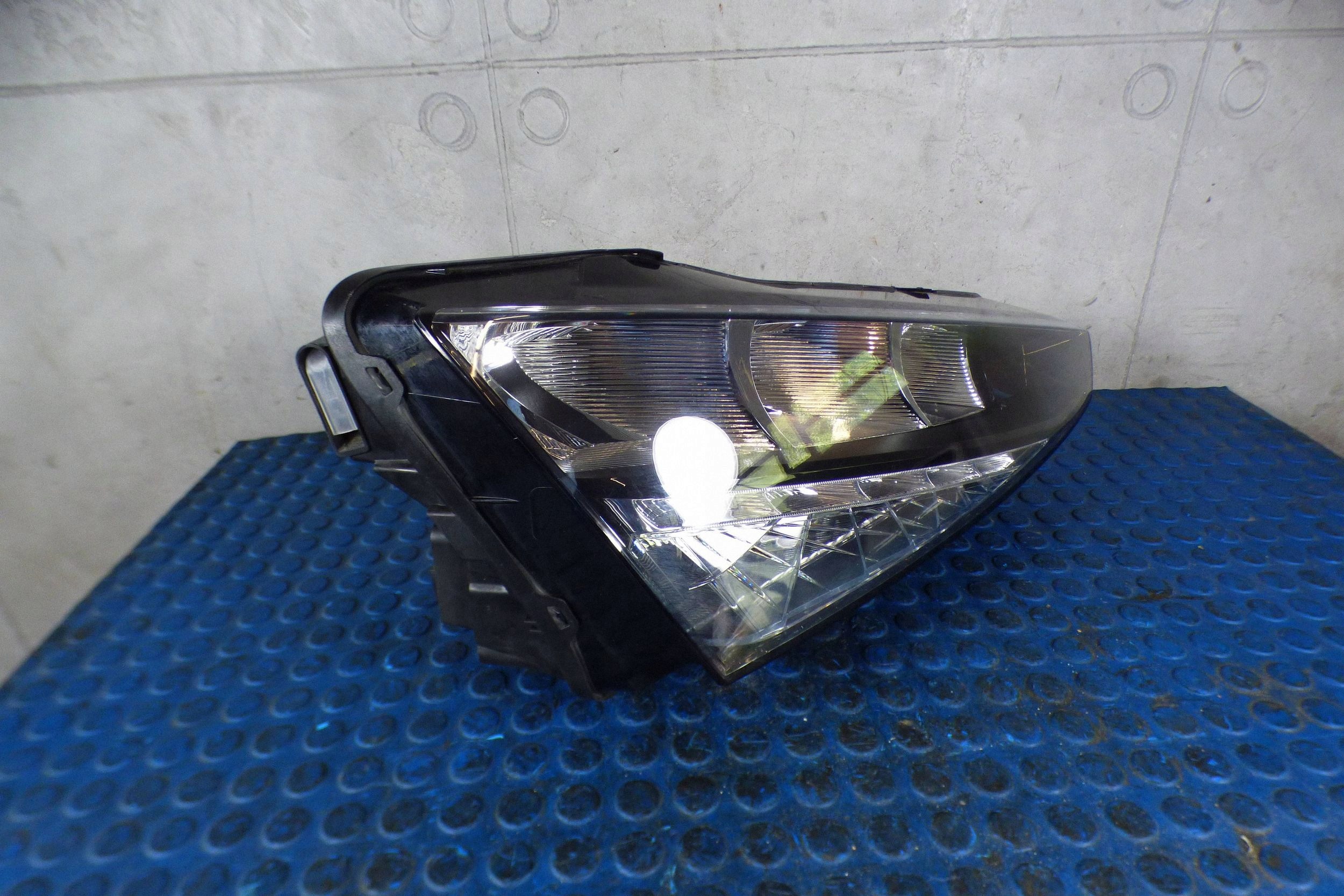 Skoda Scala reflektor light right front 657941016 original st.BDB EUROPA