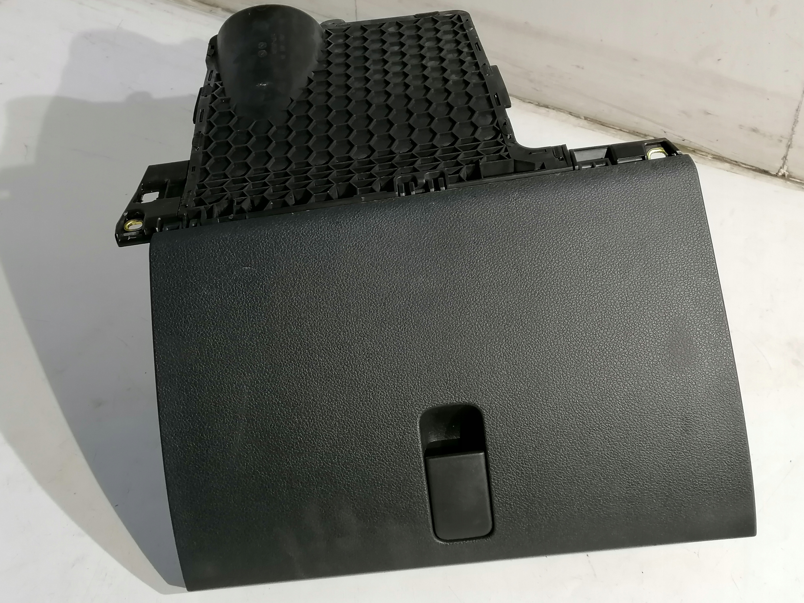 Skoda Fabia 3 III Handschuhfach des Beifahrers
