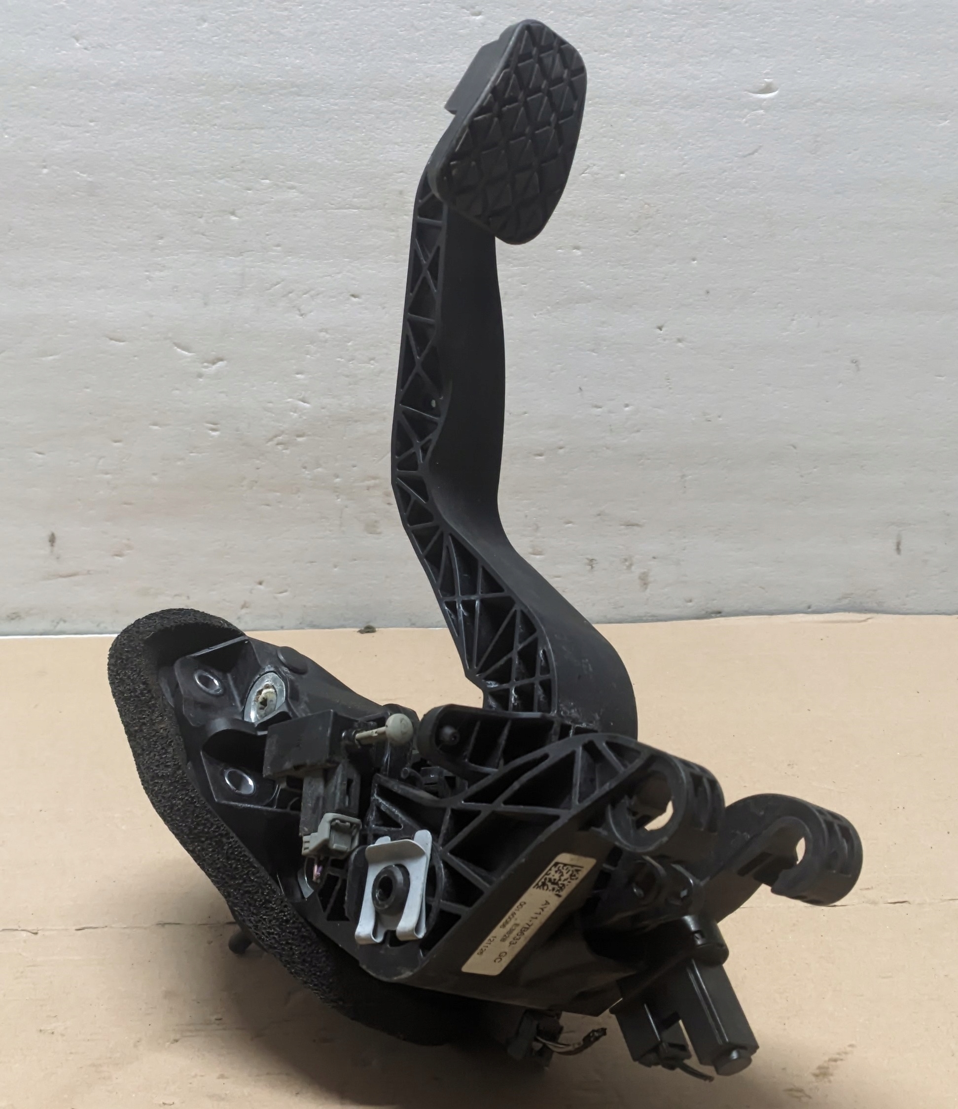 FORD B-MAX 12R 1.0 EB Kupplungspedal AY11-7B633-GC