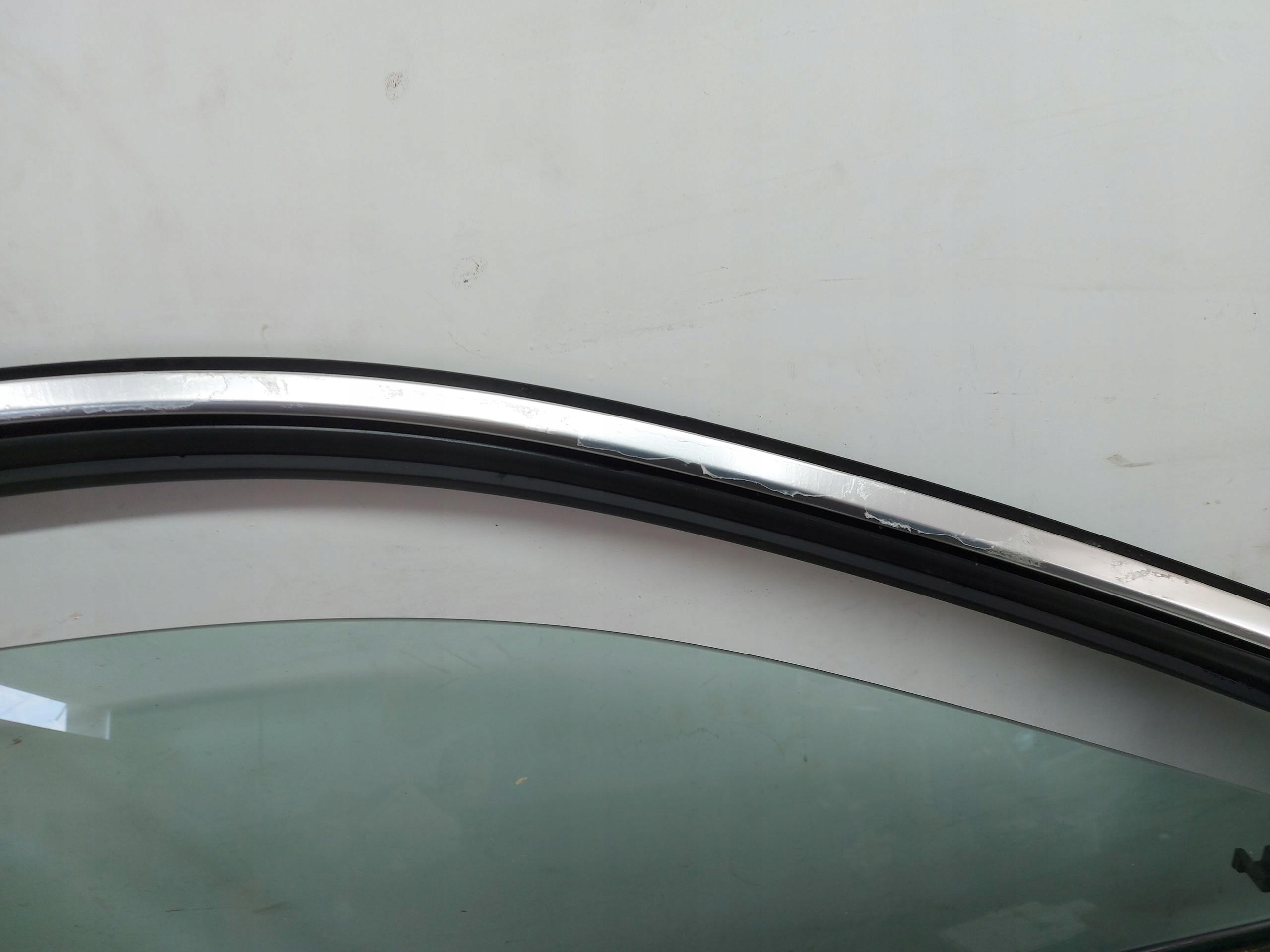 Audi Q8 E-TRON SUV 4KE door right front front lv5z damaged !