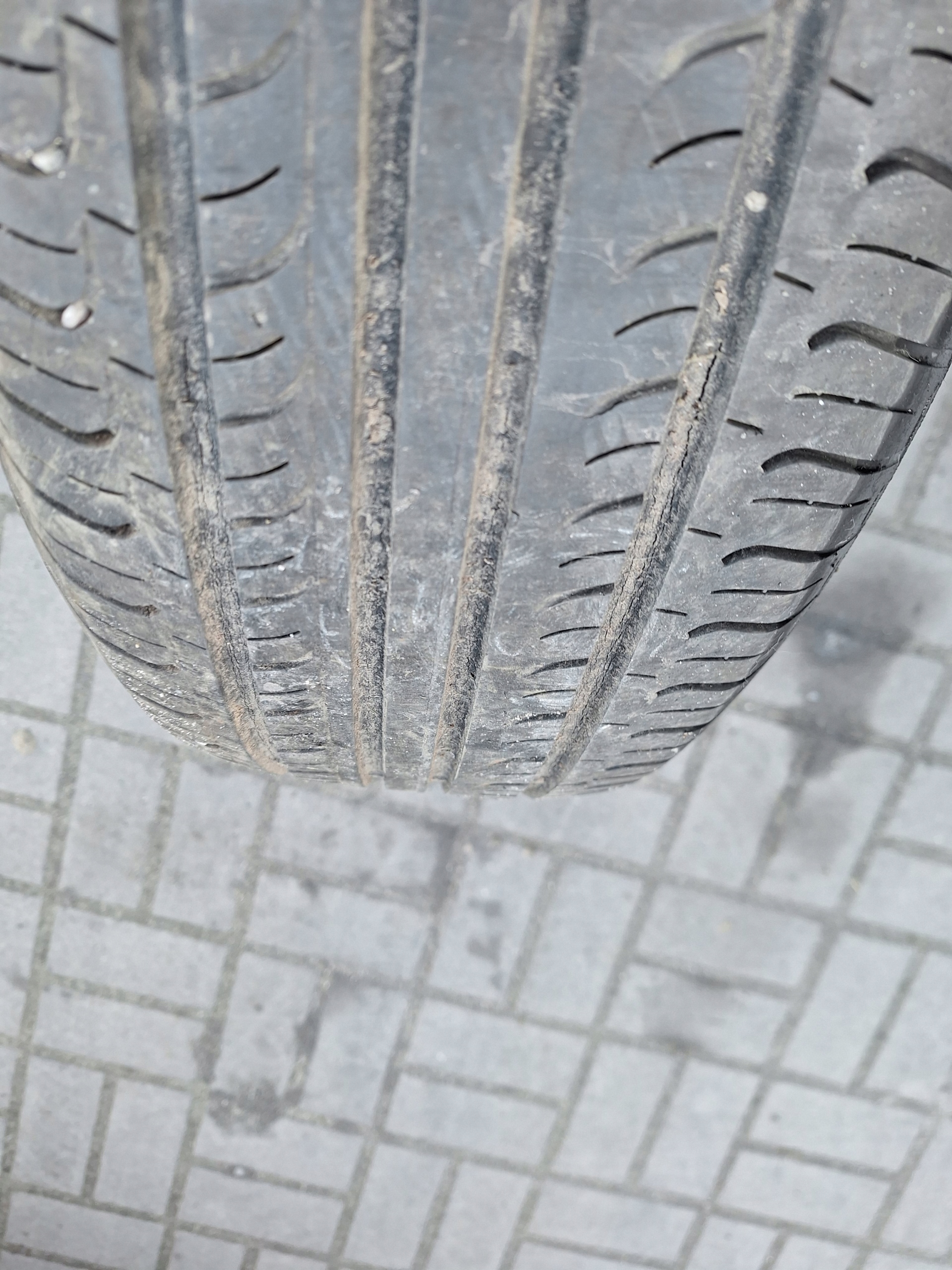 HYUNDAI IX35 09-15 discs + tyres 225/60 R17