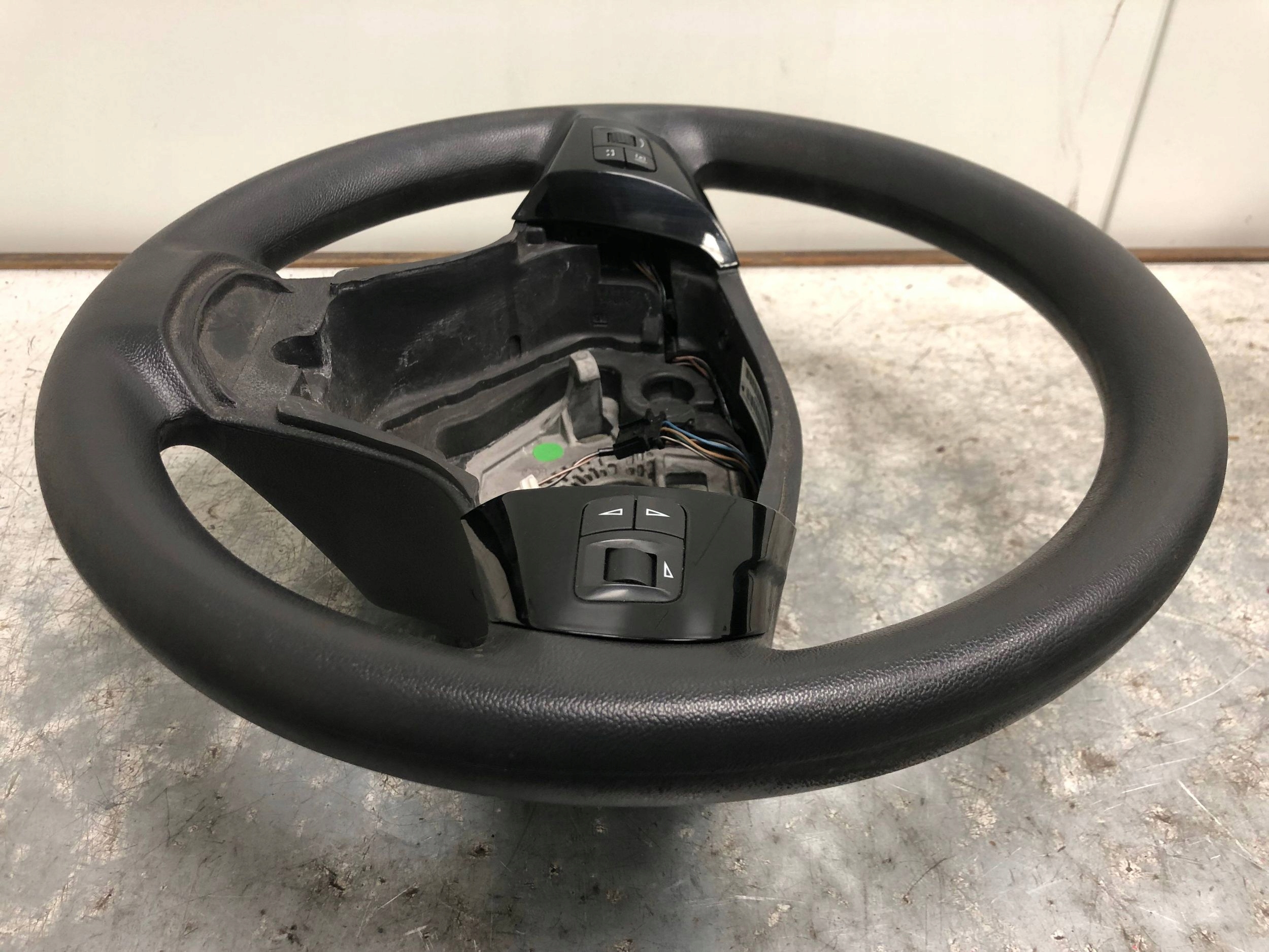 lenkrad PIANKA MULTIFUNKCJA OPEL CORSA D 13155559