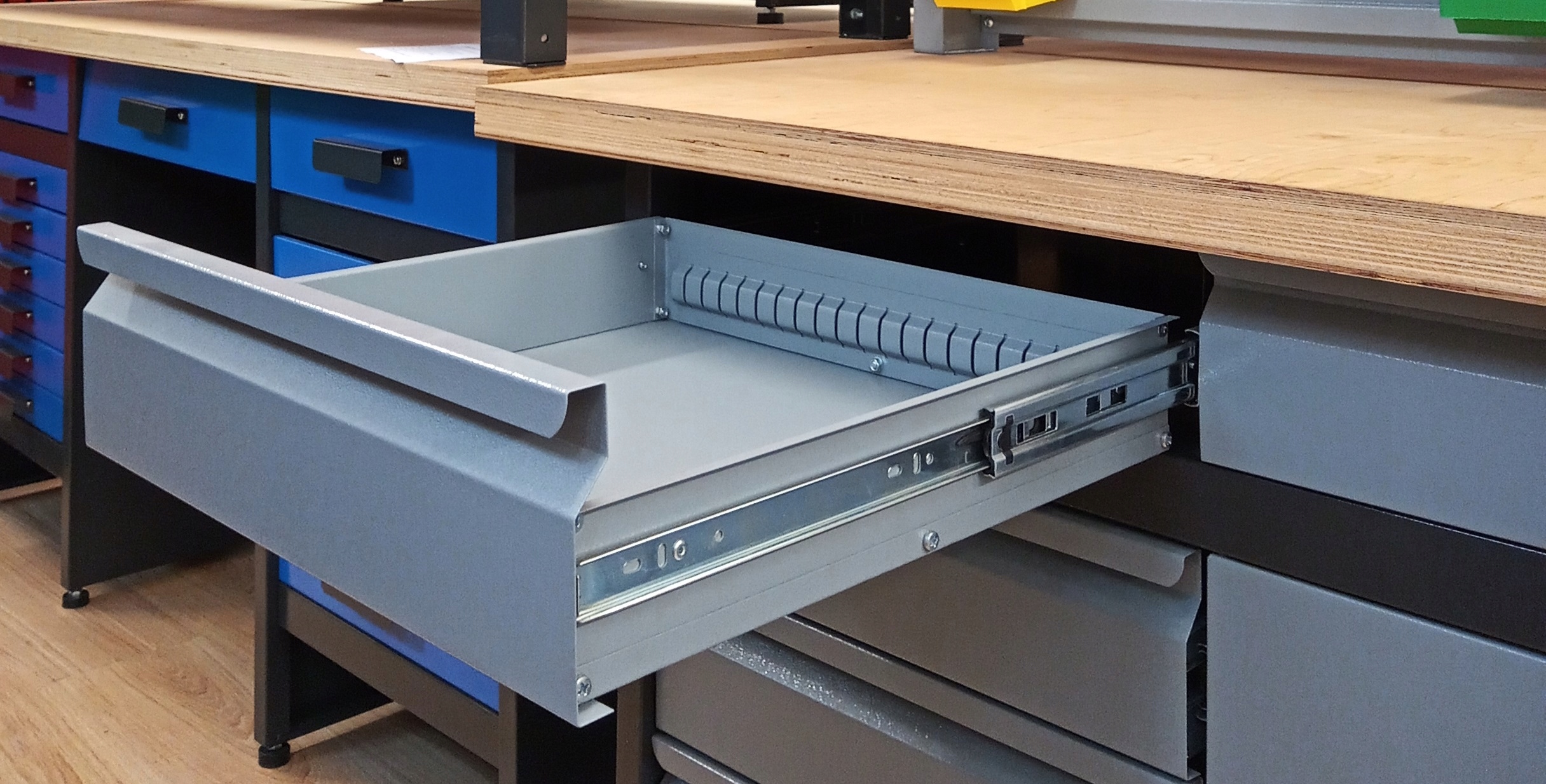 Стол мастерская инструмент перегородка столешница 40 мм