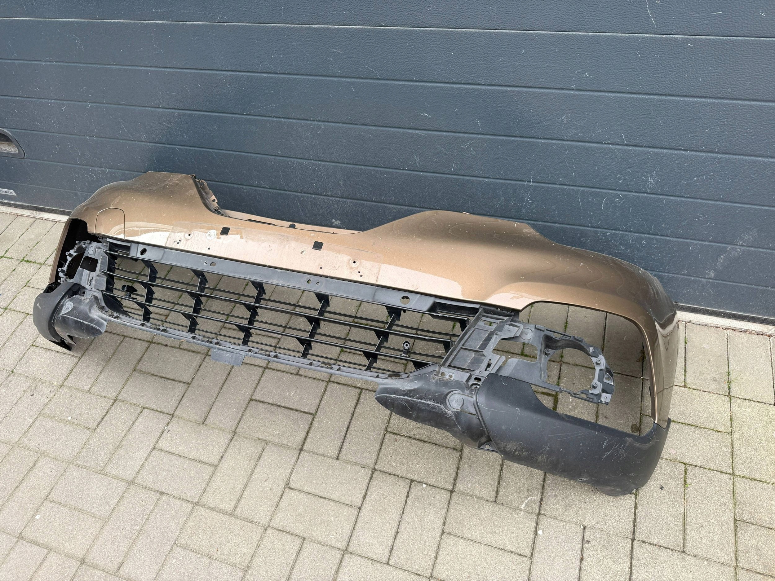 Renault Captur 1 and 17- Lift bumper front front