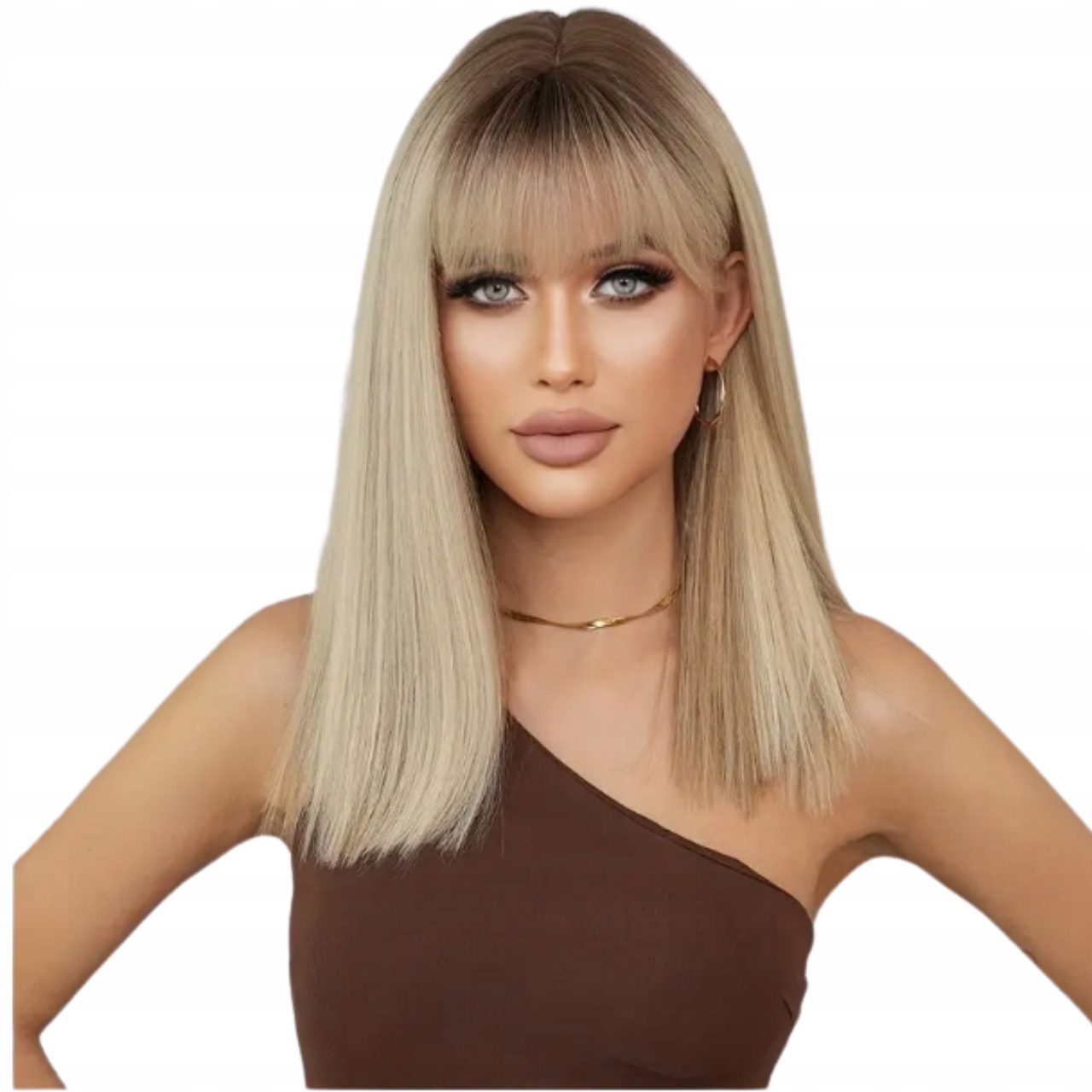 Paruka o délce ramen v odstínu blond s tmavými kořeny Ombre